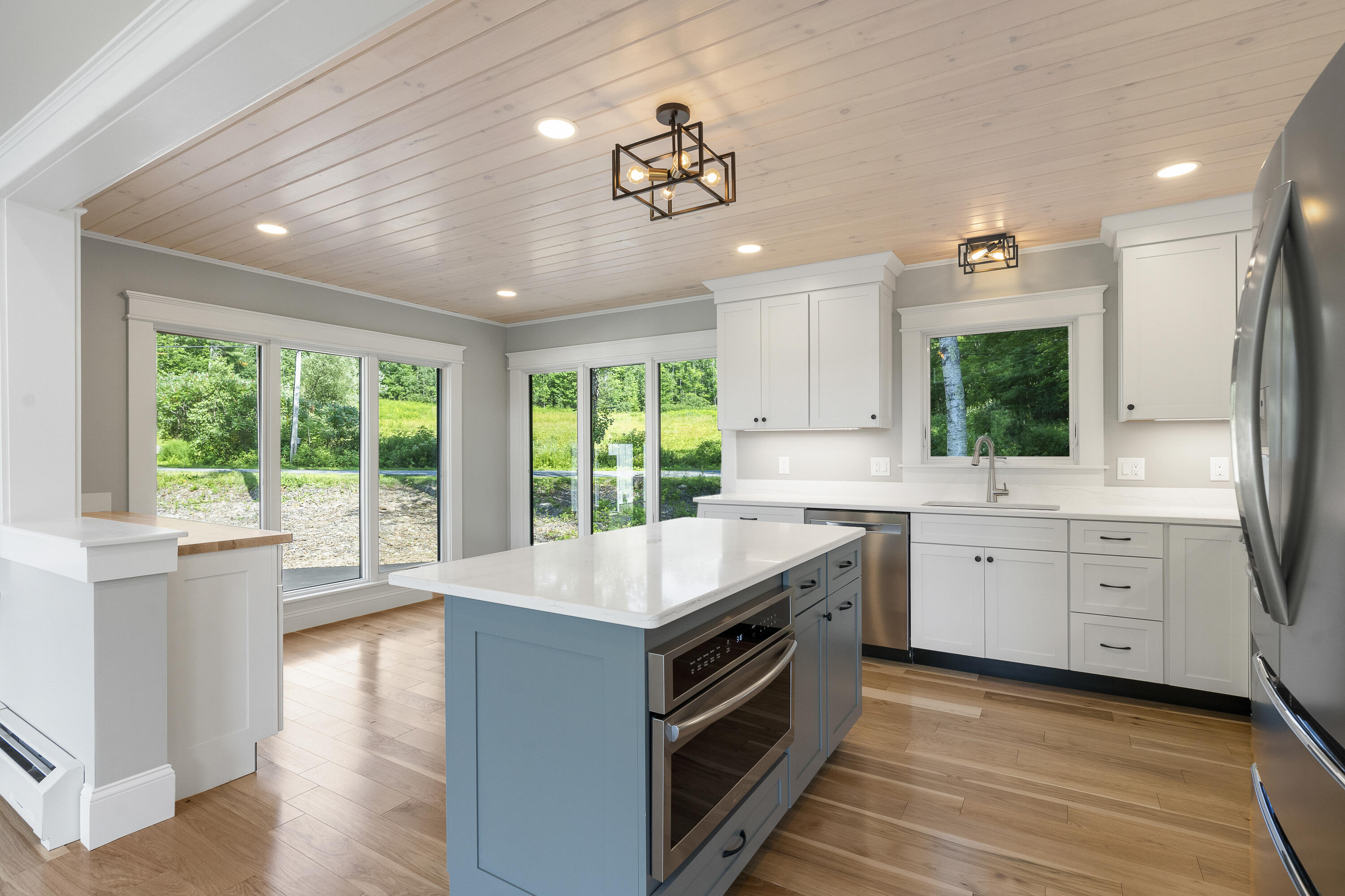 862 W Neck Road Property Photo 15