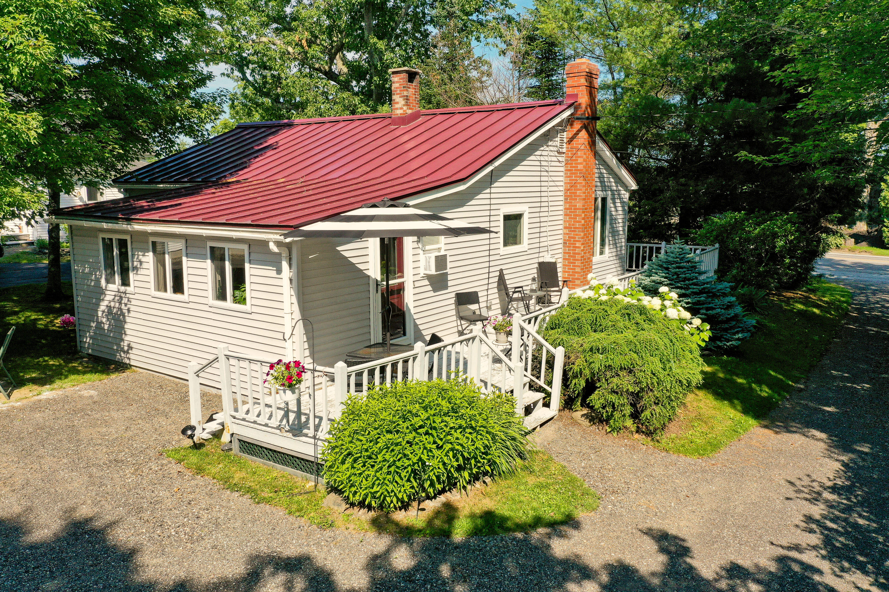 42 Swan Lake Avenue Property Photo 1