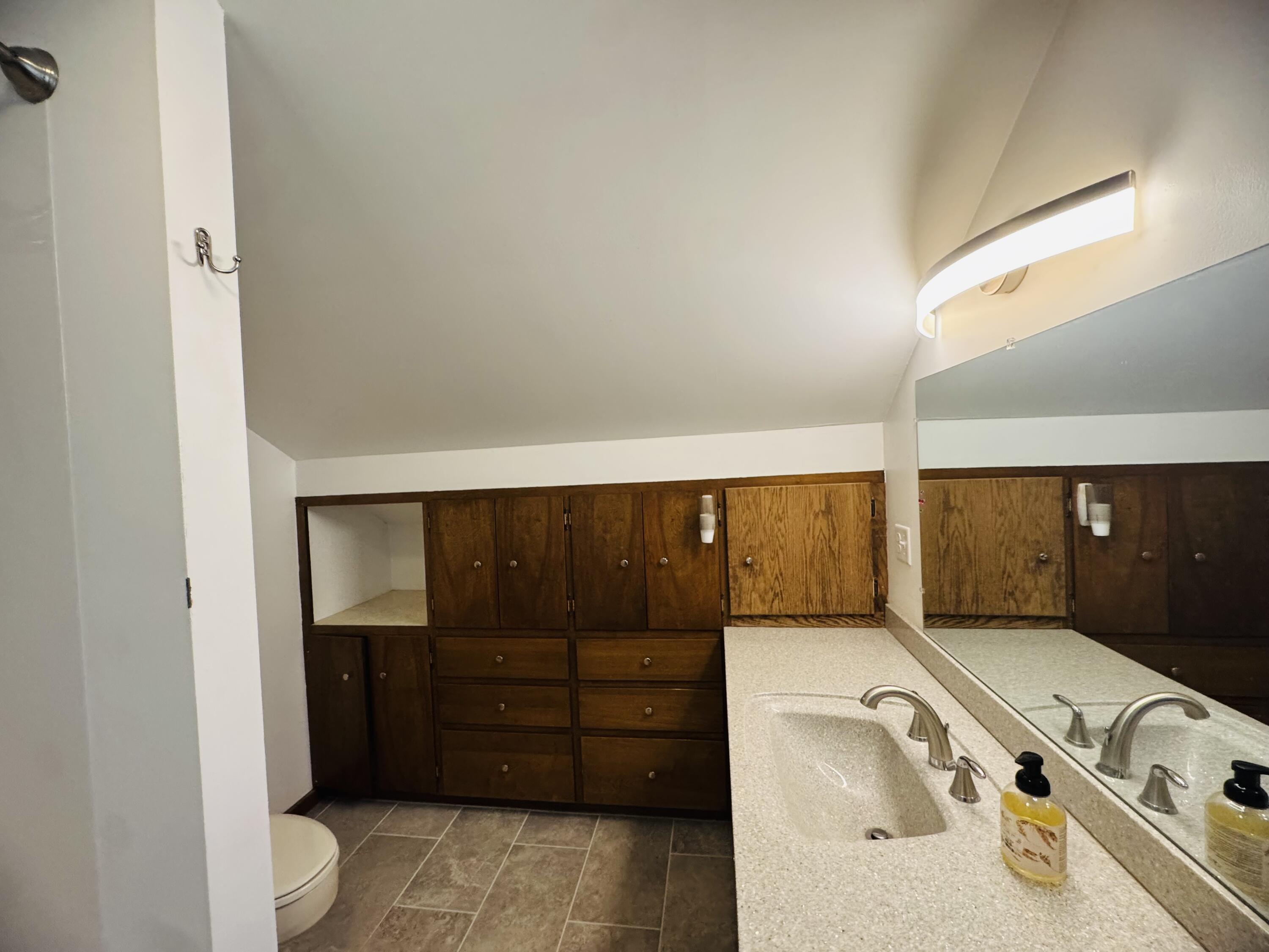 26 Teague Street Property Photo 38