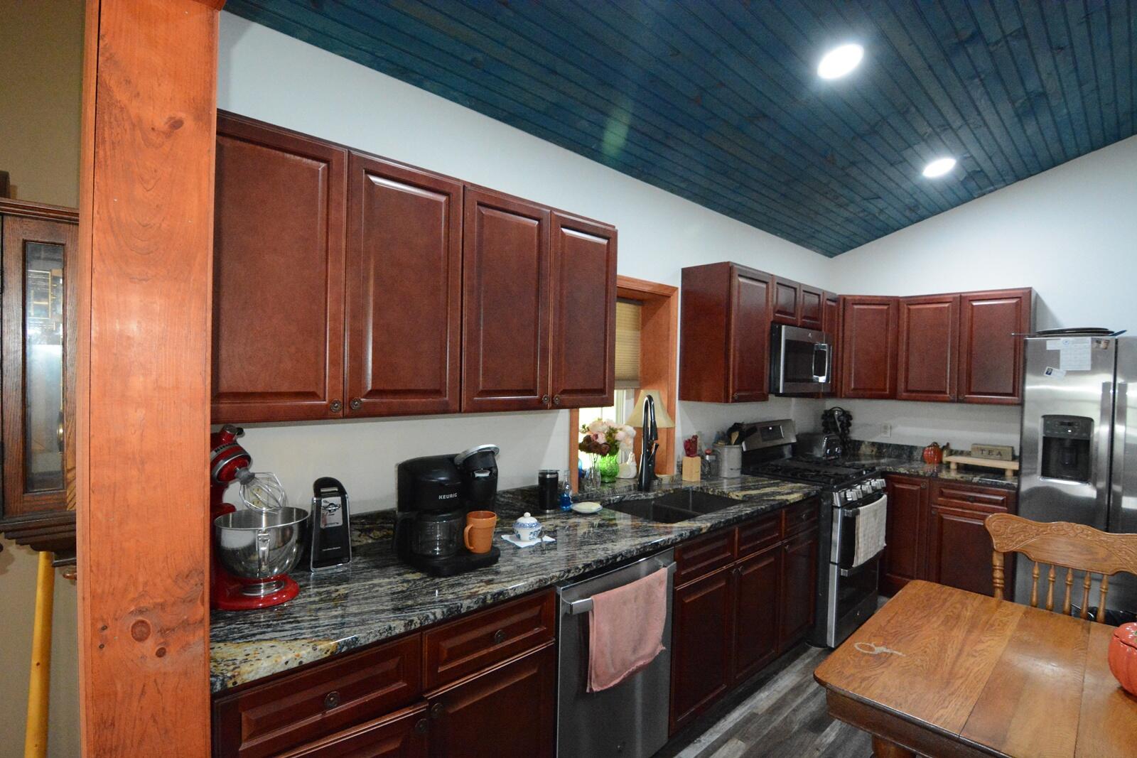 792 West Road Property Photo 2