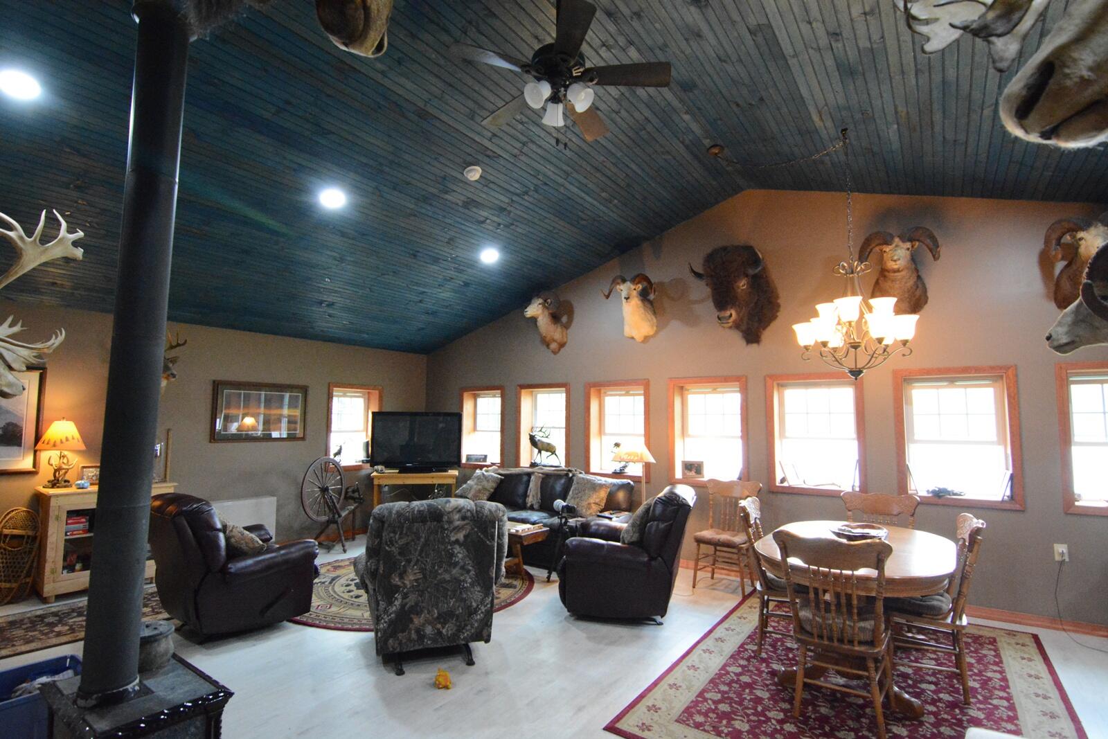 792 West Road Property Photo 7