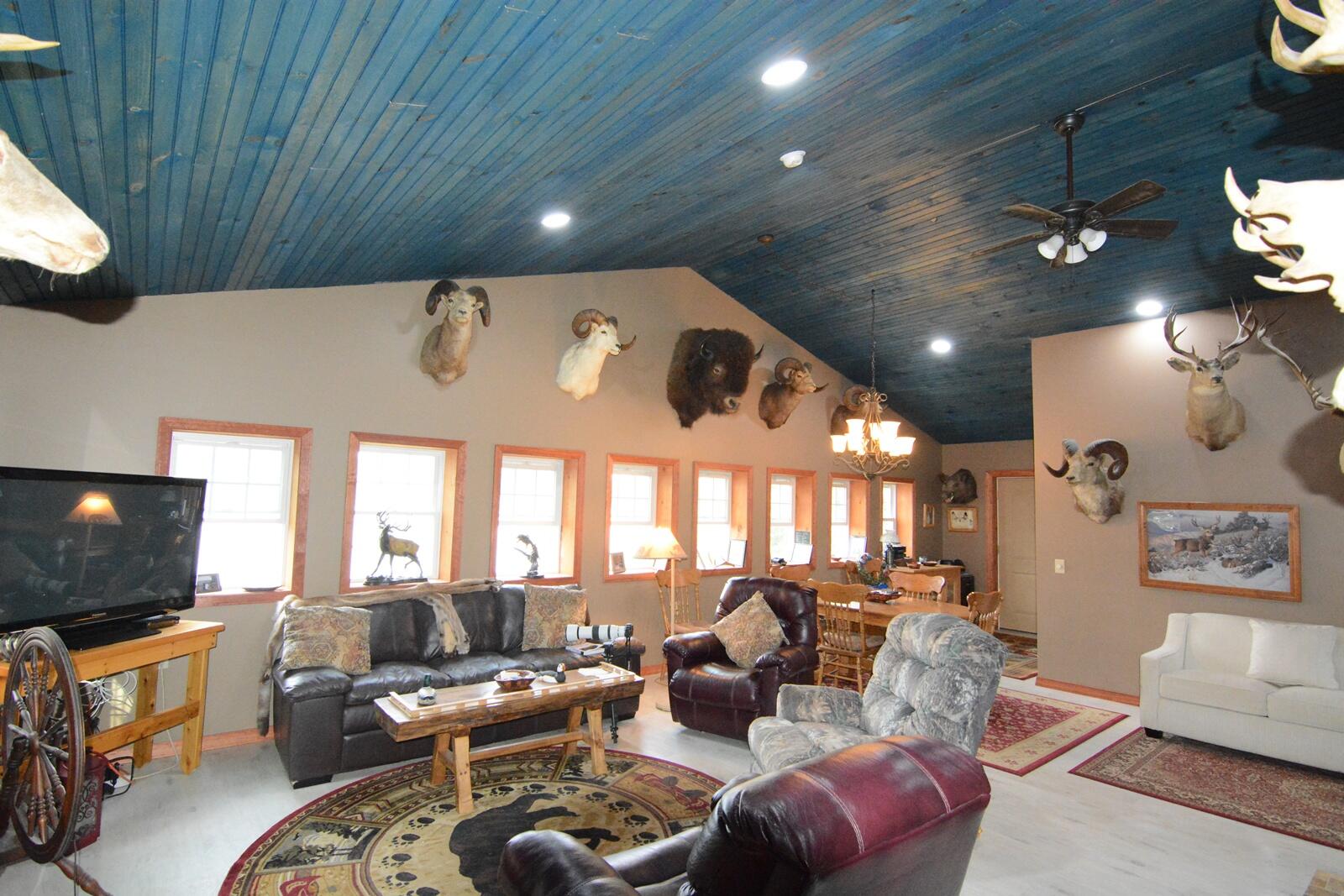 792 West Road Property Photo 8