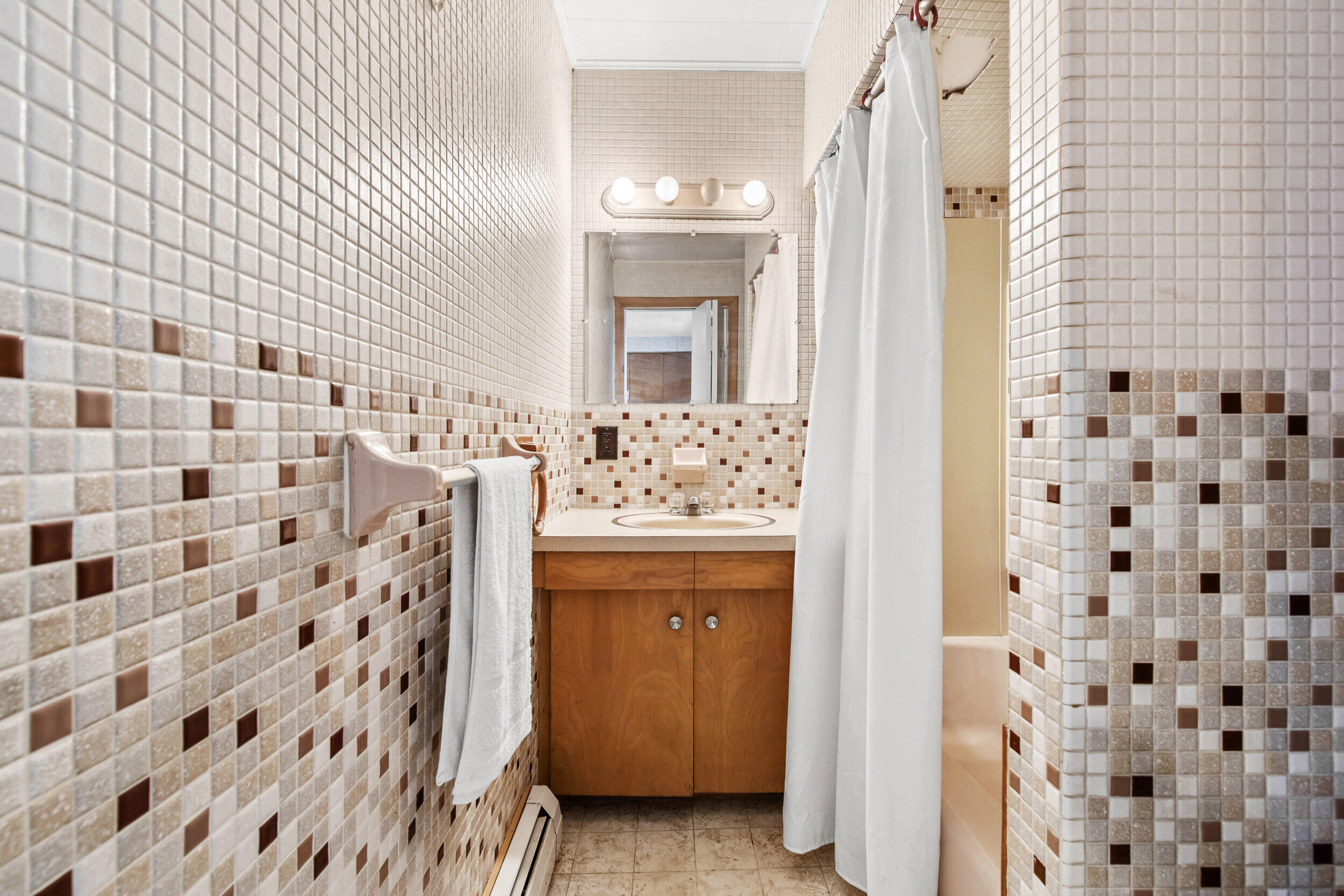 7 Haley Street Property Photo 24