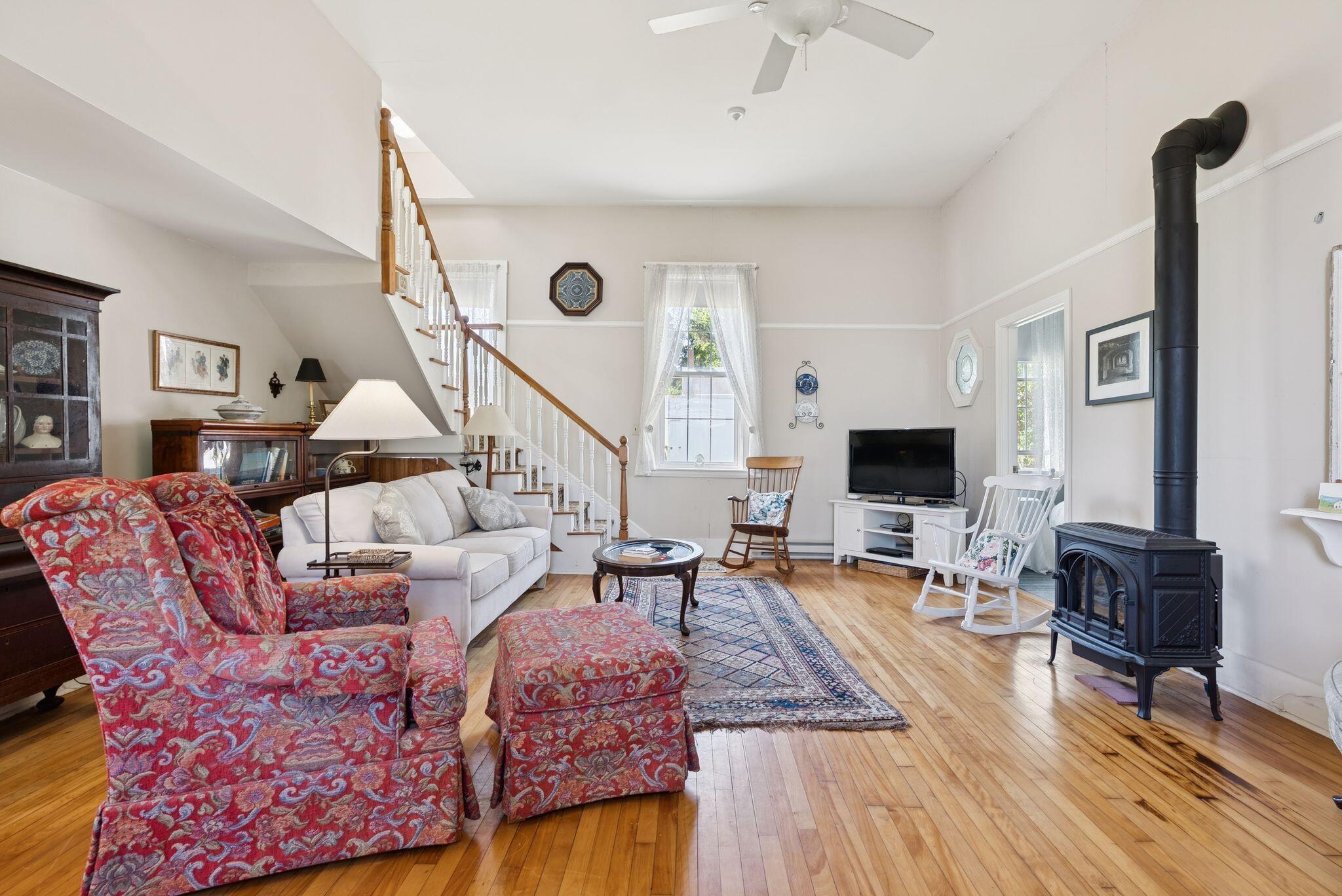 925 Popham Road Property Photo 8