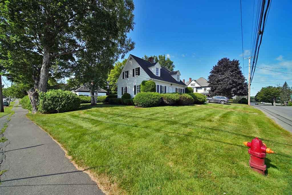 33 Pleasant Street Property Photo 2