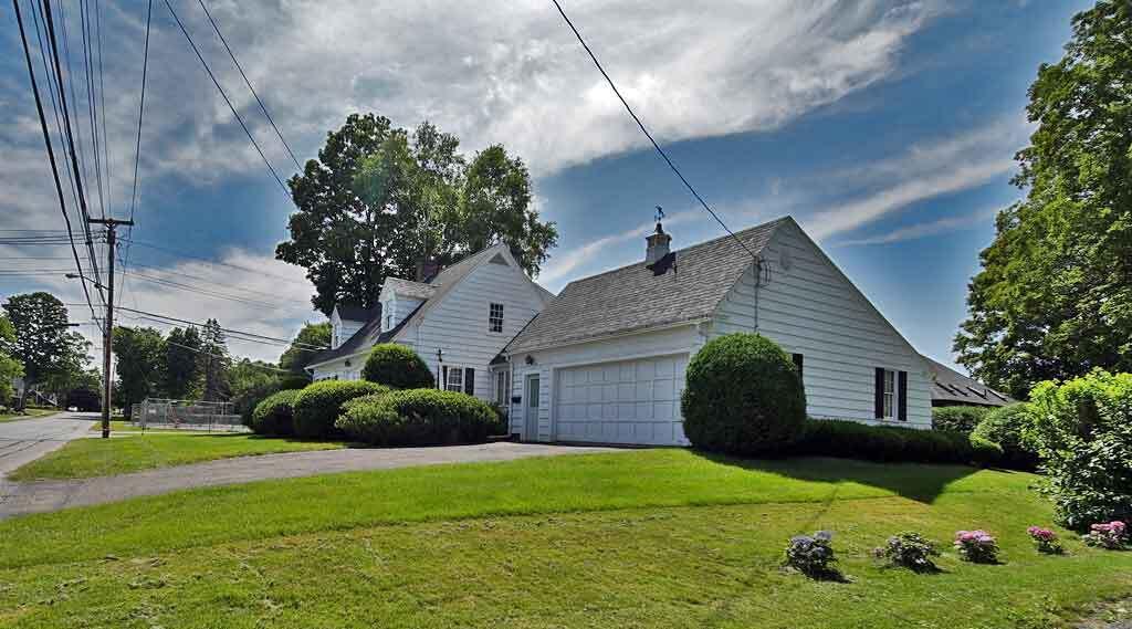 33 Pleasant Street Property Photo 4