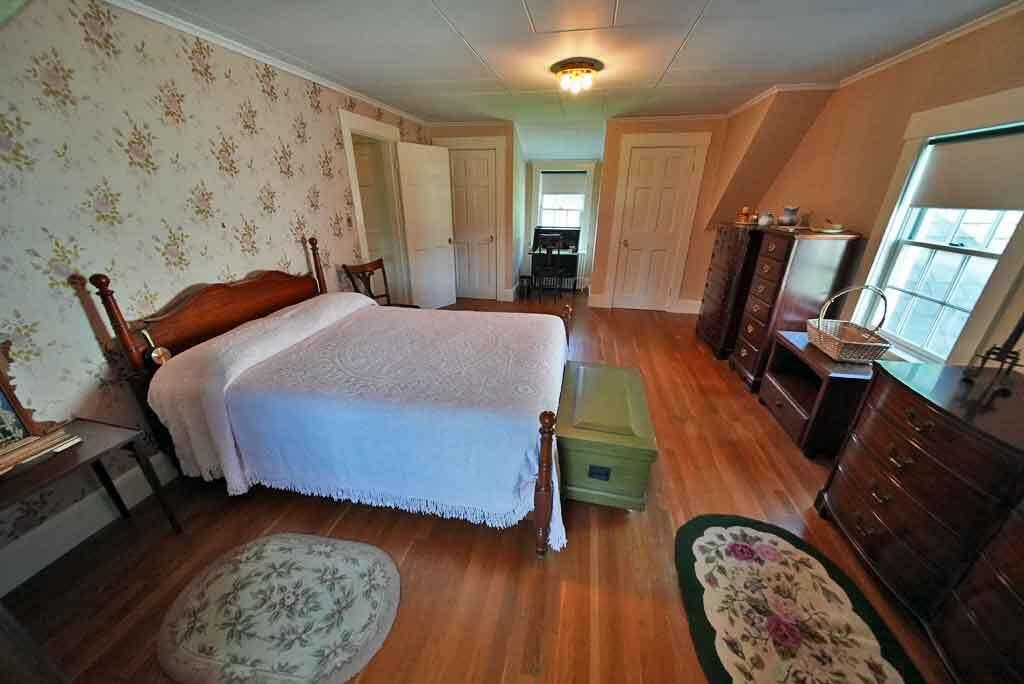 33 Pleasant Street Property Photo 11