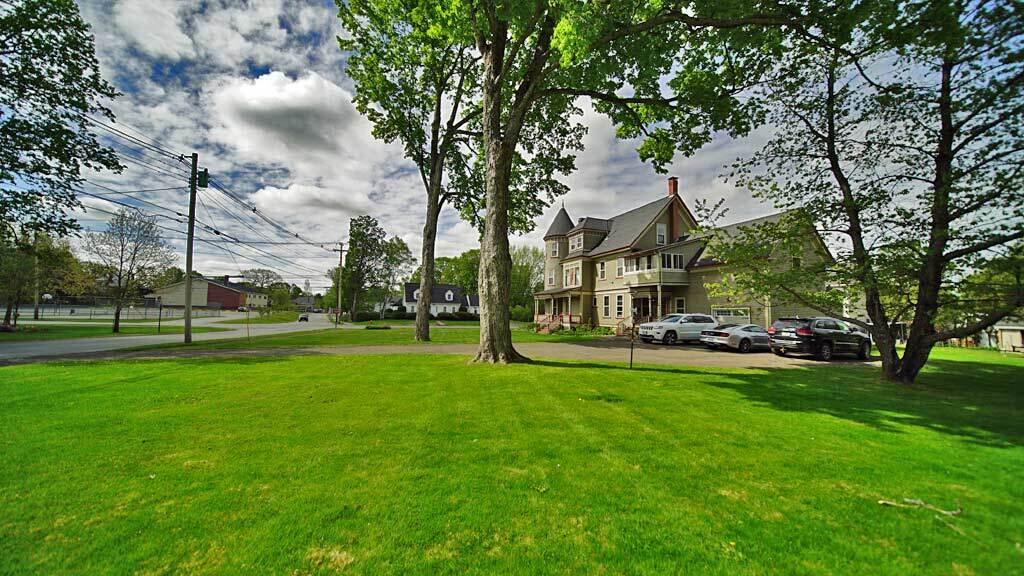 33 Pleasant Street Property Photo 18