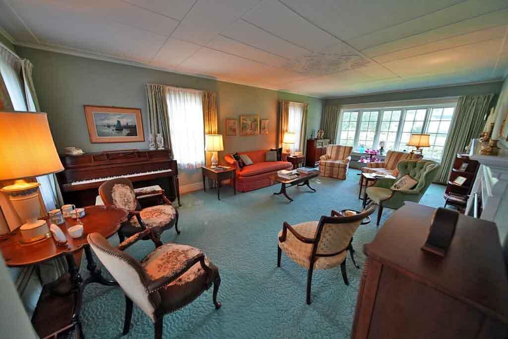 33 Pleasant Street Property Photo 34