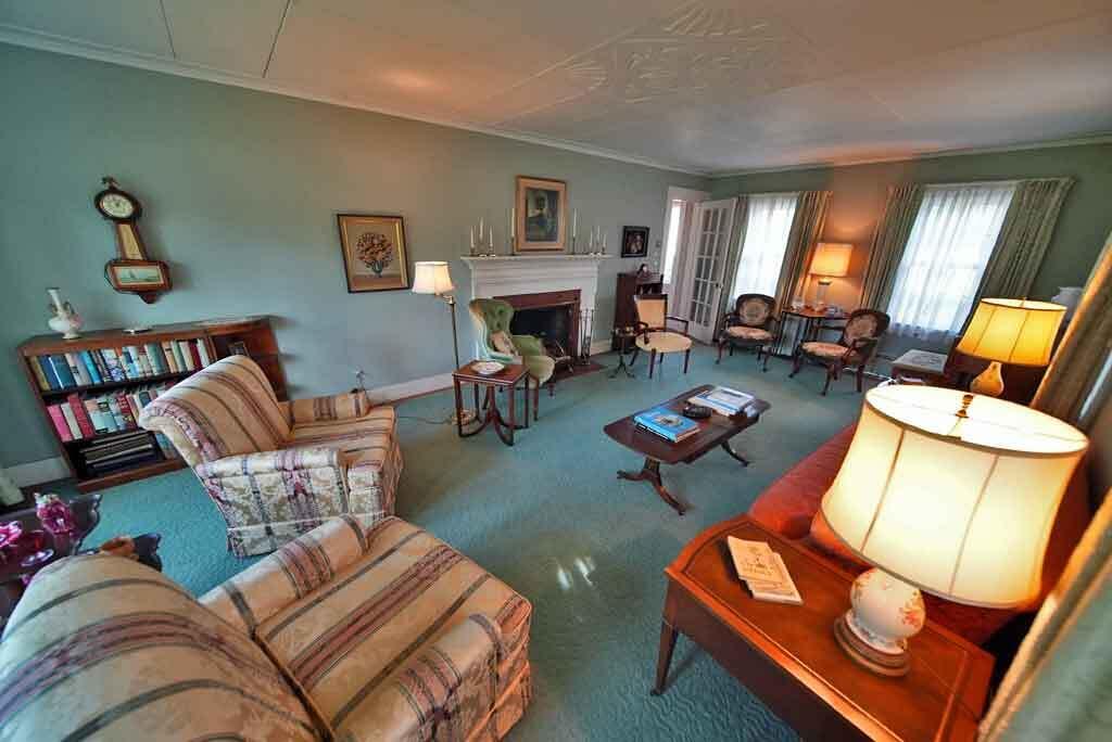 33 Pleasant Street Property Photo 37