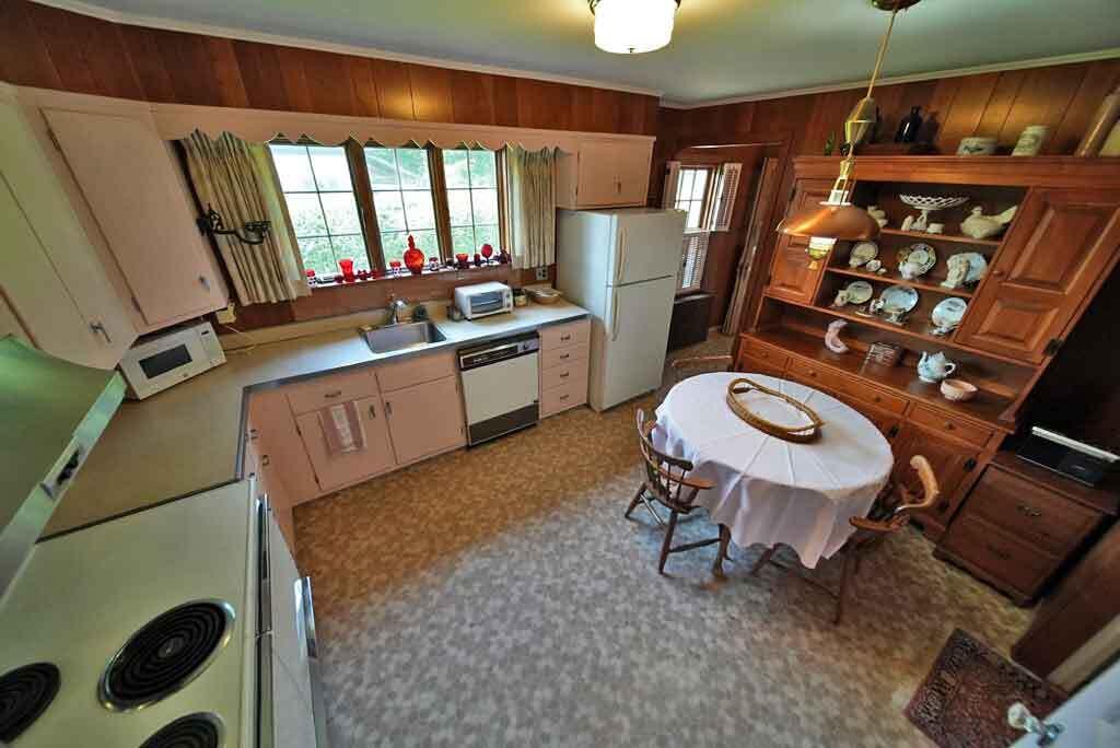 33 Pleasant Street Property Photo 49
