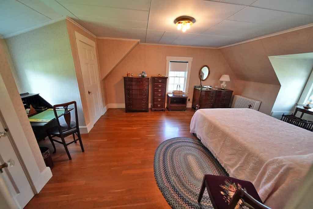 33 Pleasant Street Property Photo 57