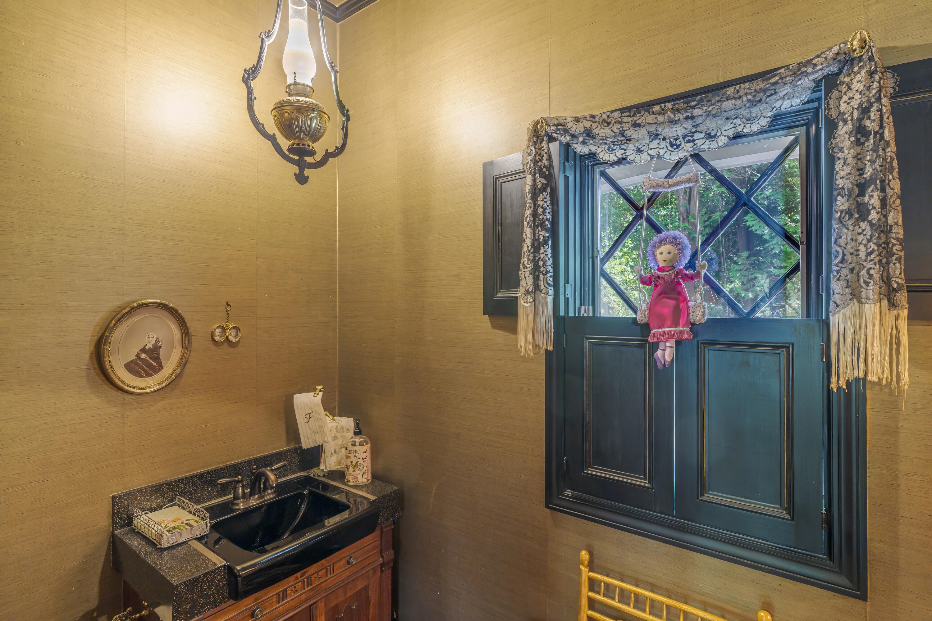 80 State Street Property Photo 31