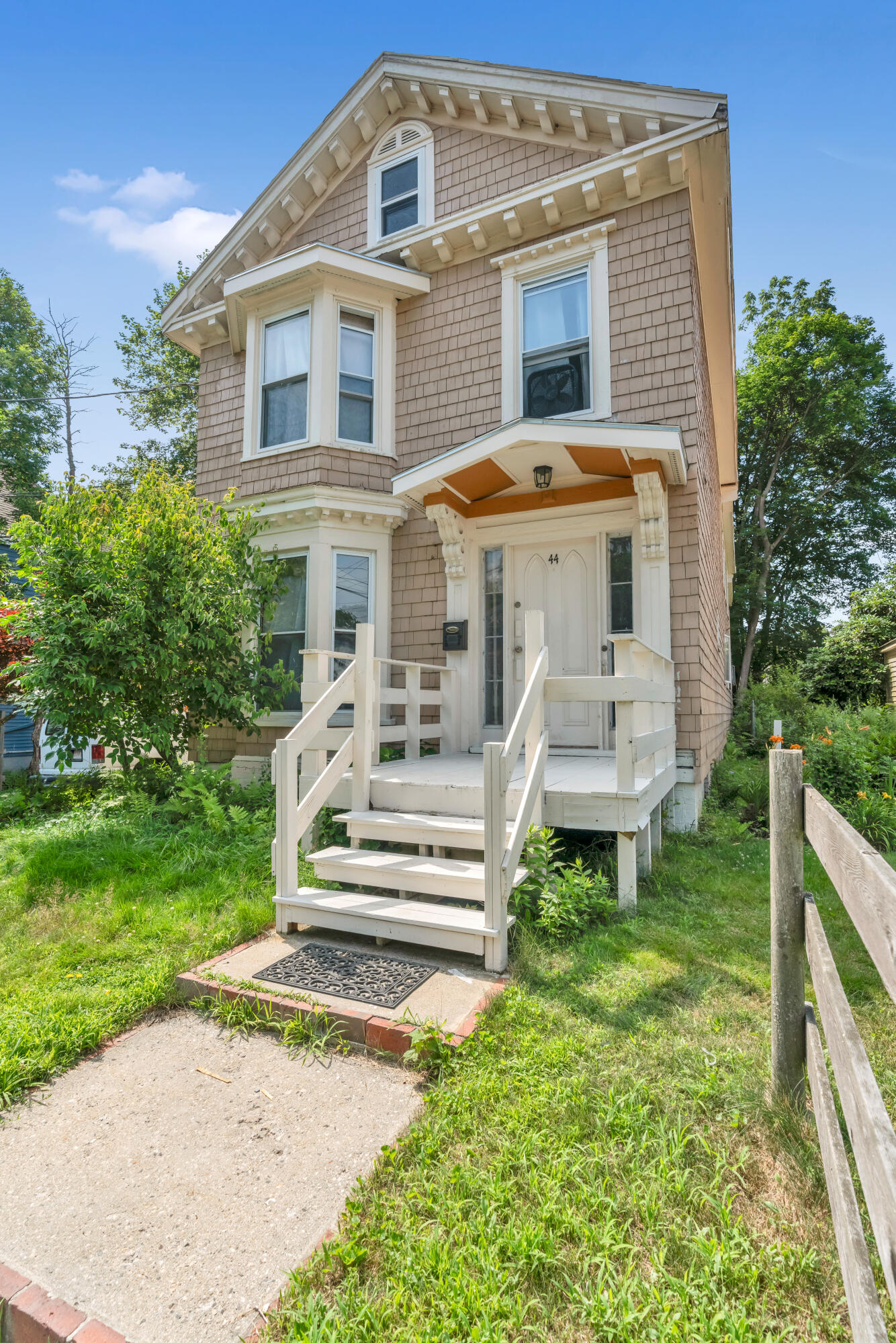 44 Pleasant Avenue Property Photo 2