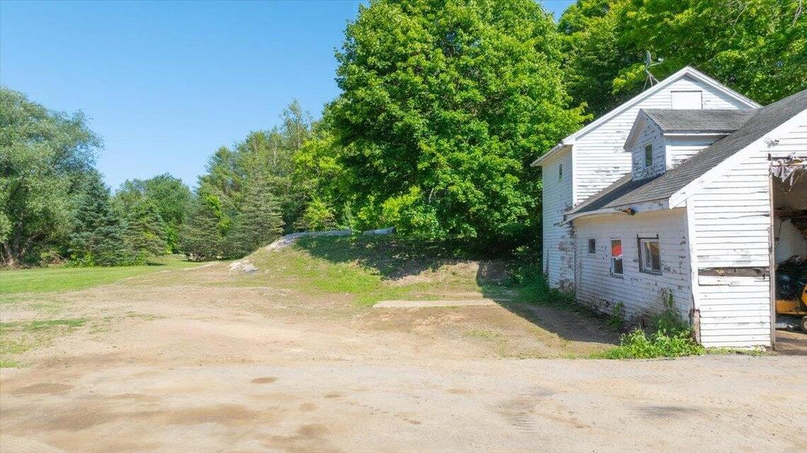 817 Riverside Drive Property Photo 9