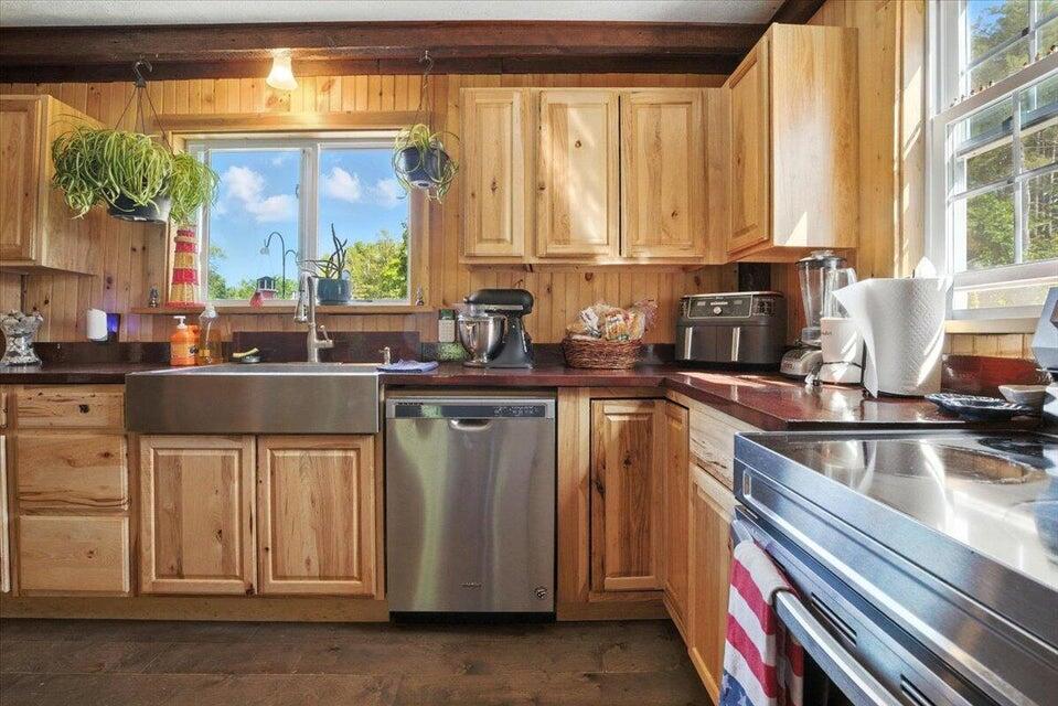 817 Riverside Drive Property Photo 17