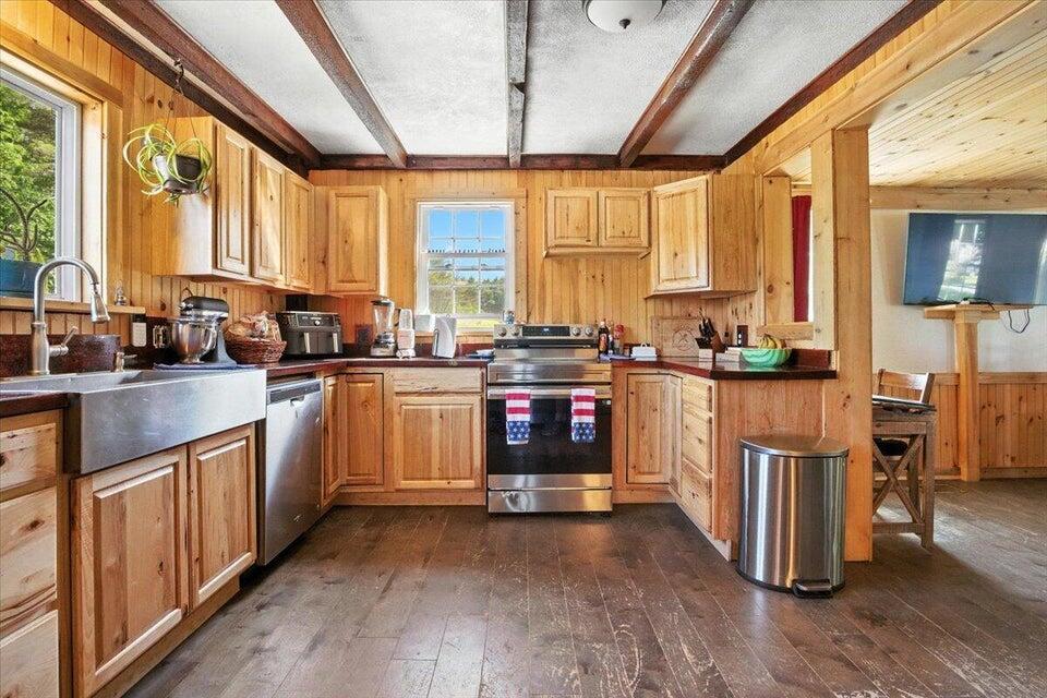 817 Riverside Drive Property Photo 21