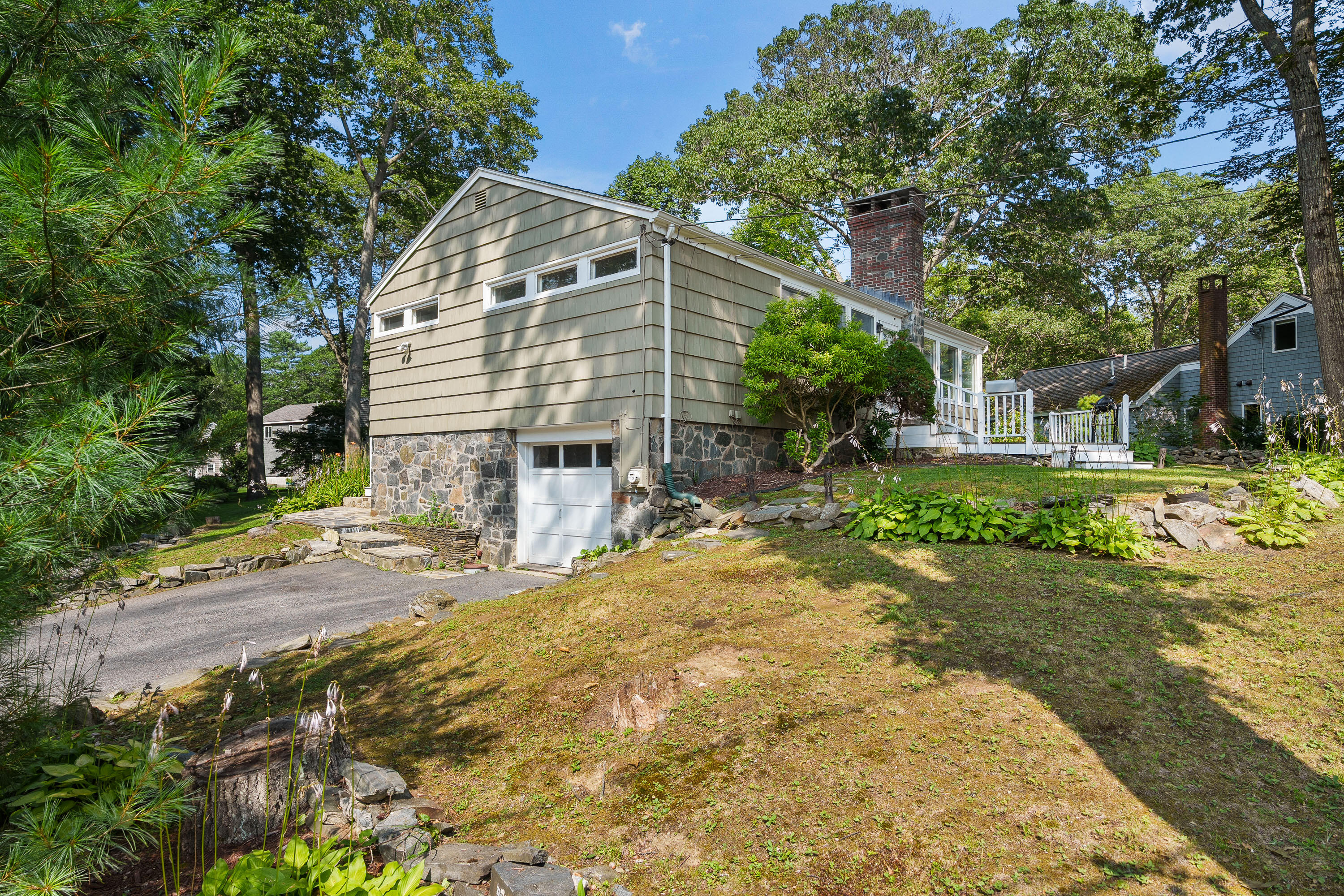 7 Rocky Knoll Road Property Photo 3