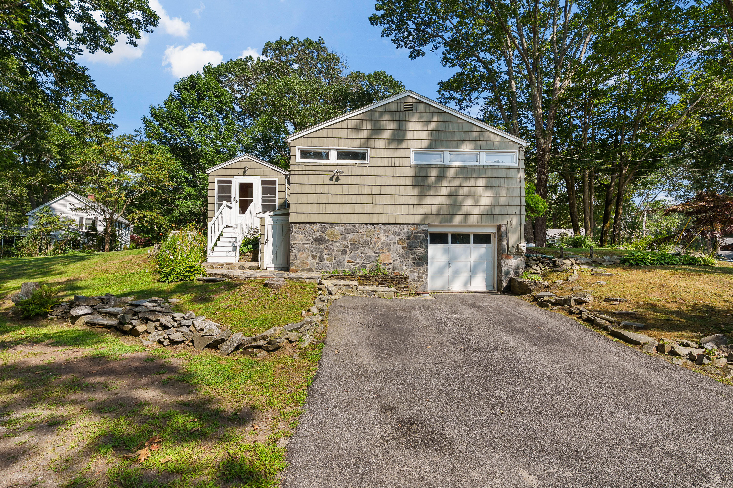 7 Rocky Knoll Road Property Photo 4