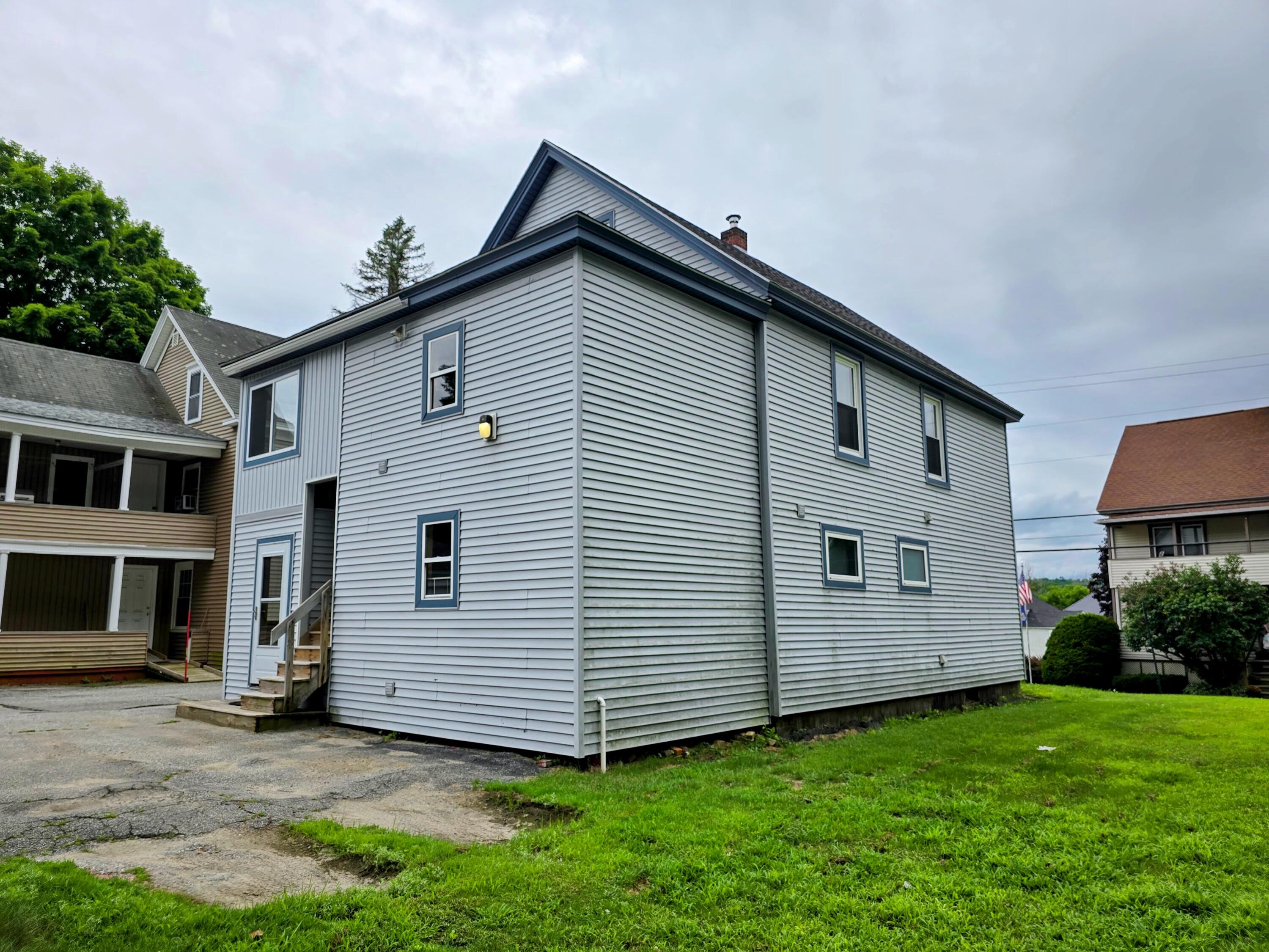 75 Knapp Street Property Photo 4