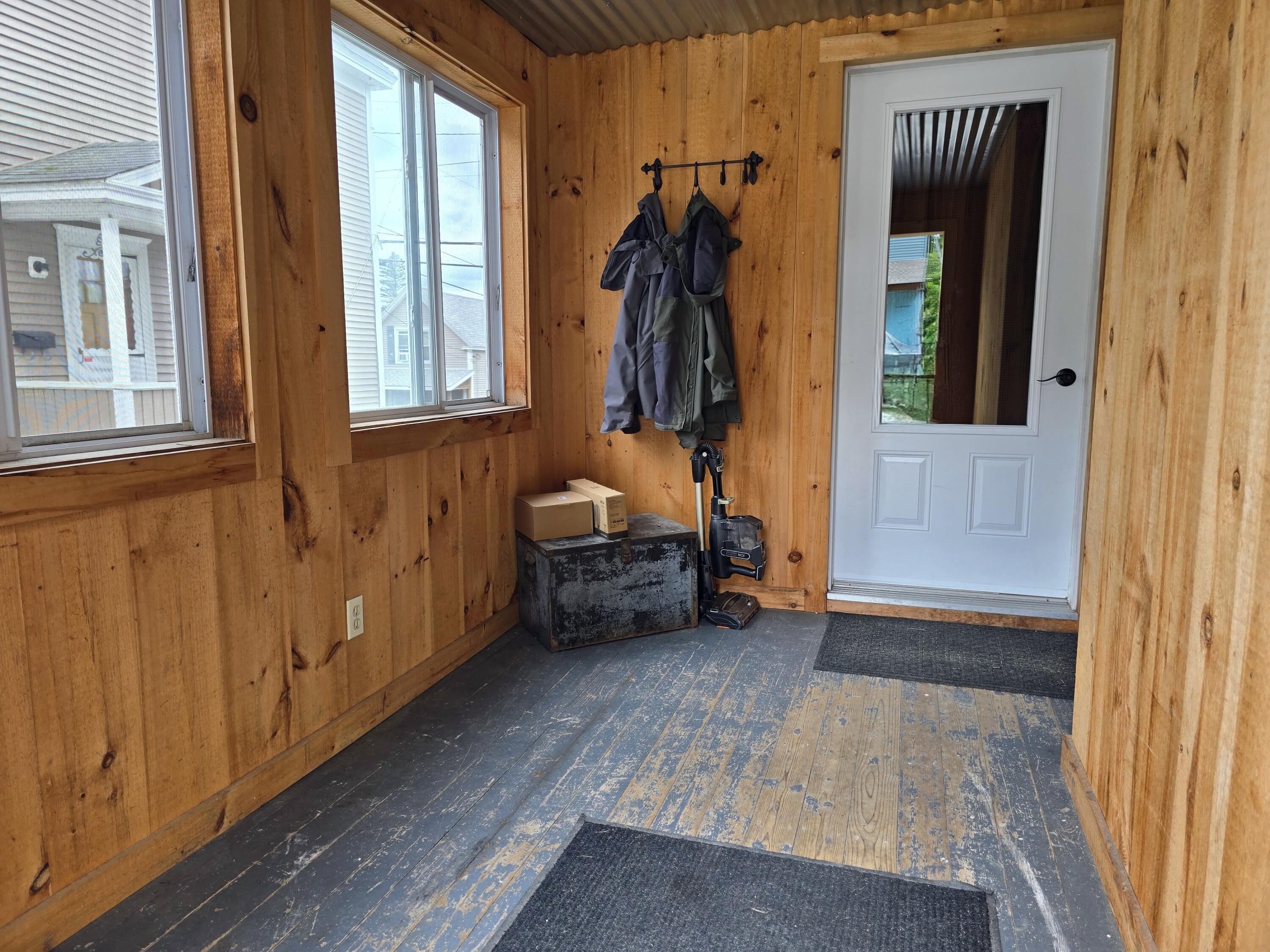 75 Knapp Street Property Photo 6