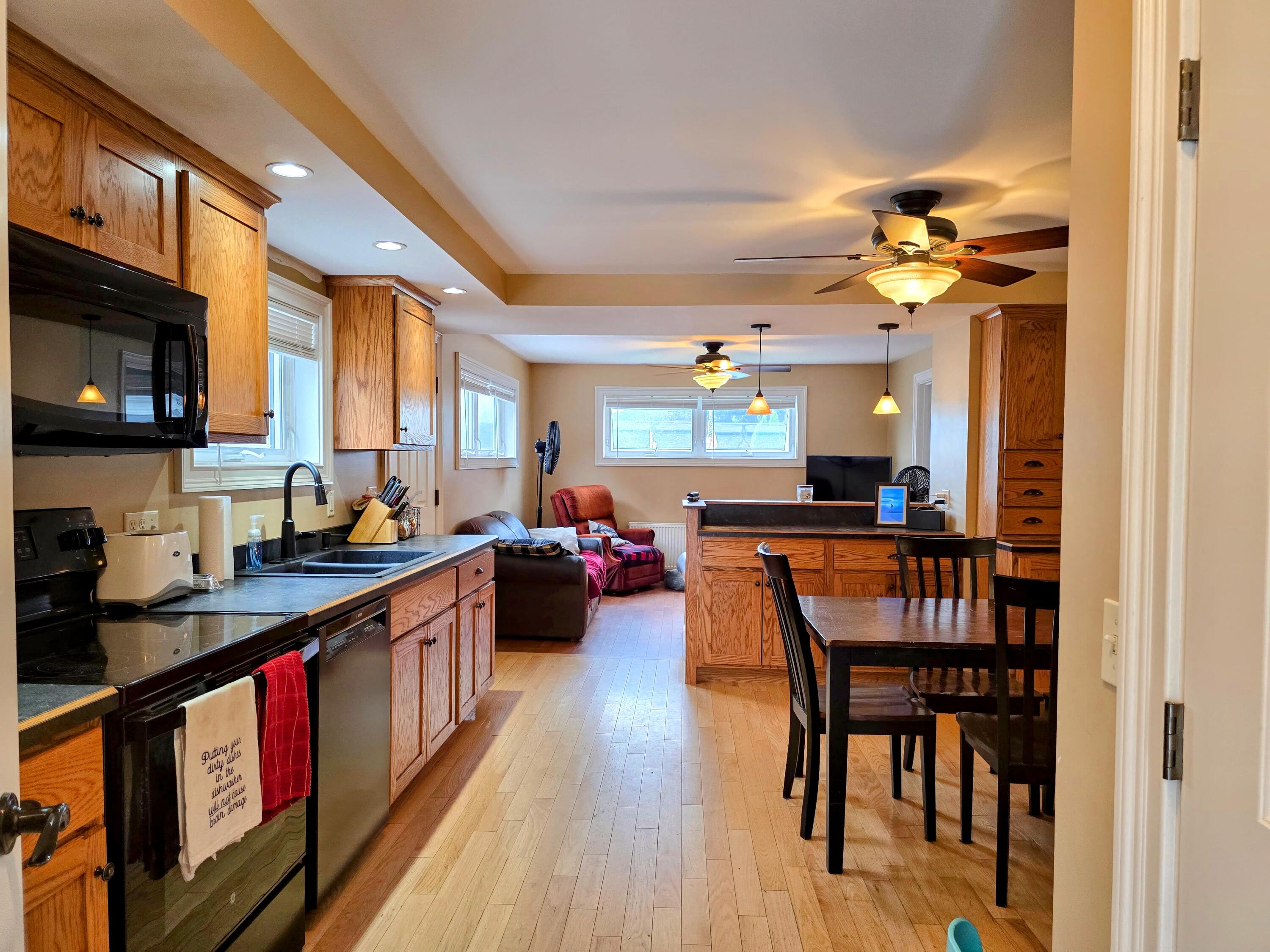 75 Knapp Street Property Photo 16