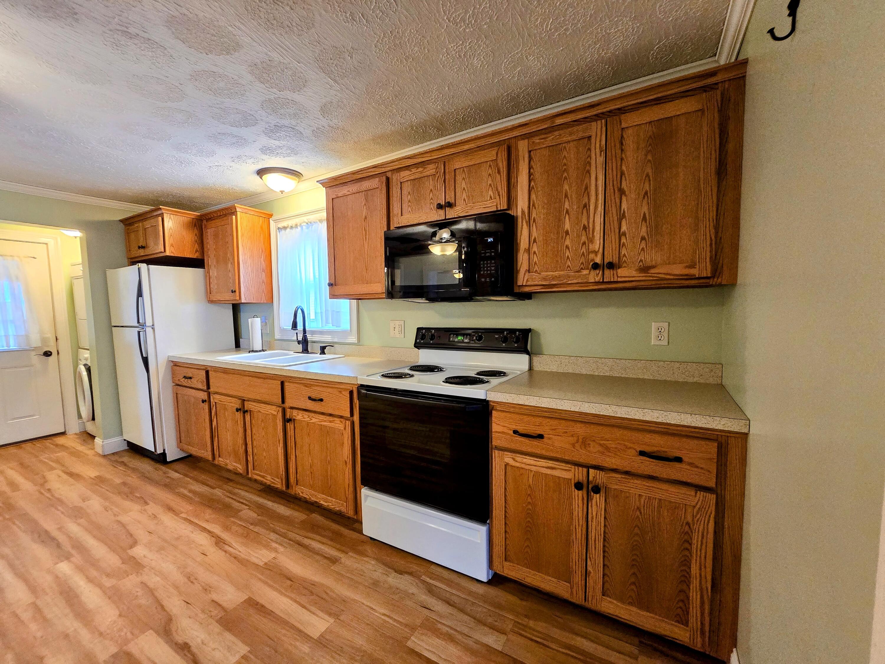 75 Knapp Street Property Photo 38