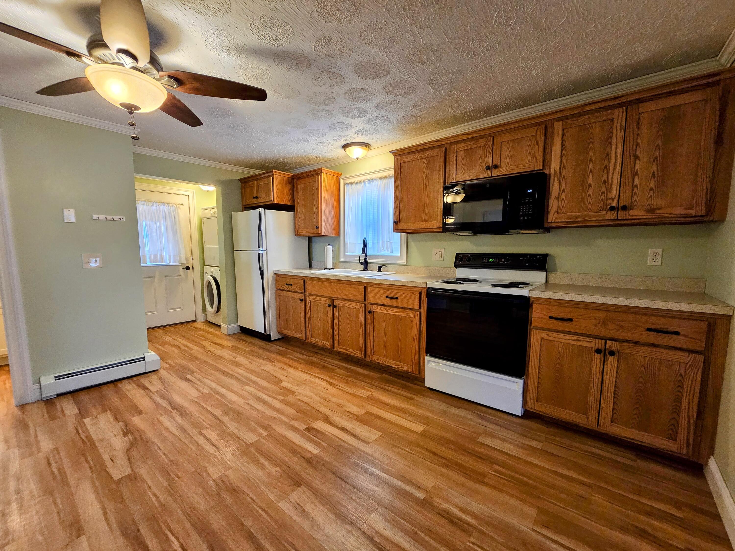 75 Knapp Street Property Photo 40