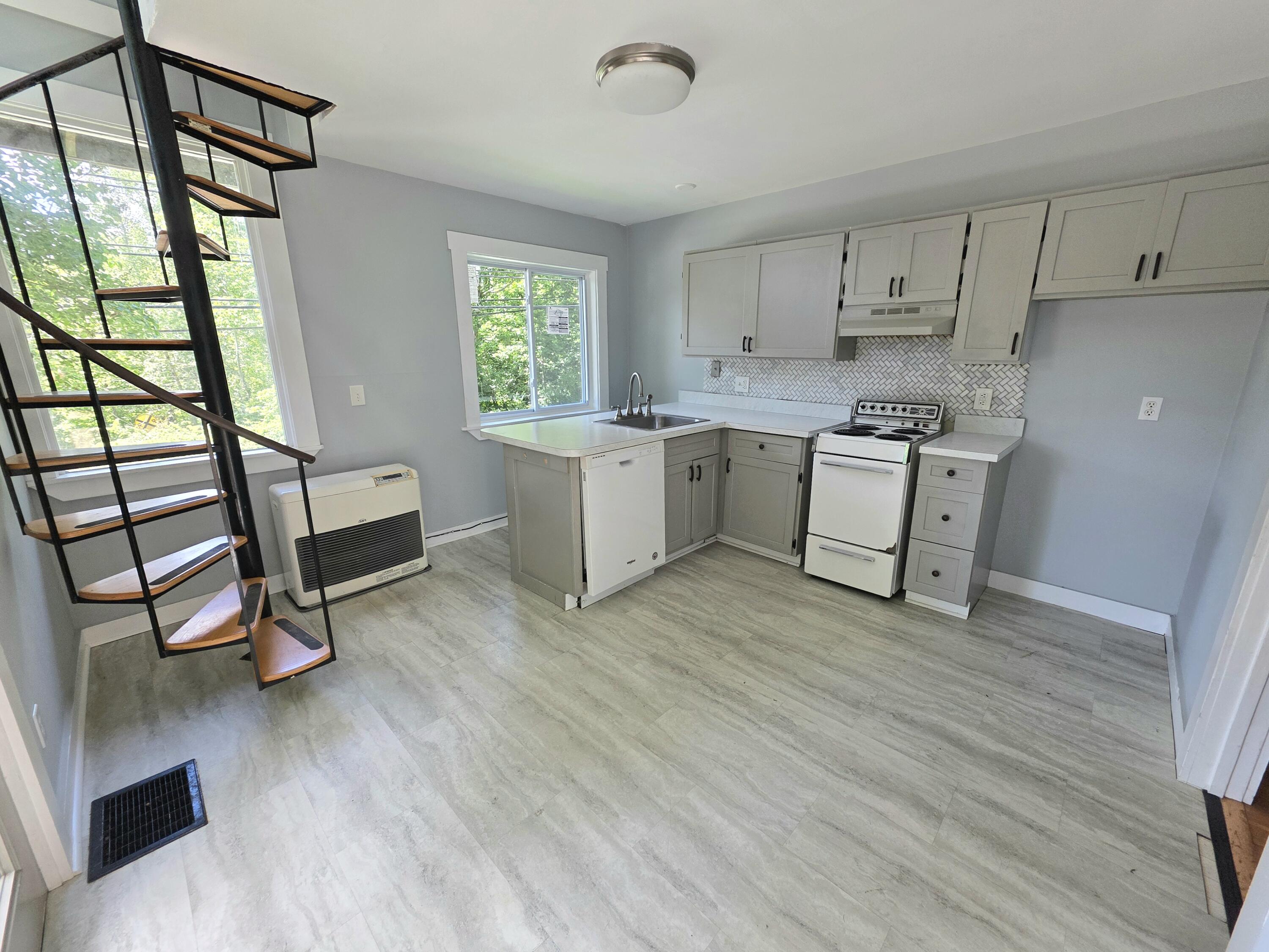 177 River Road Property Photo 4