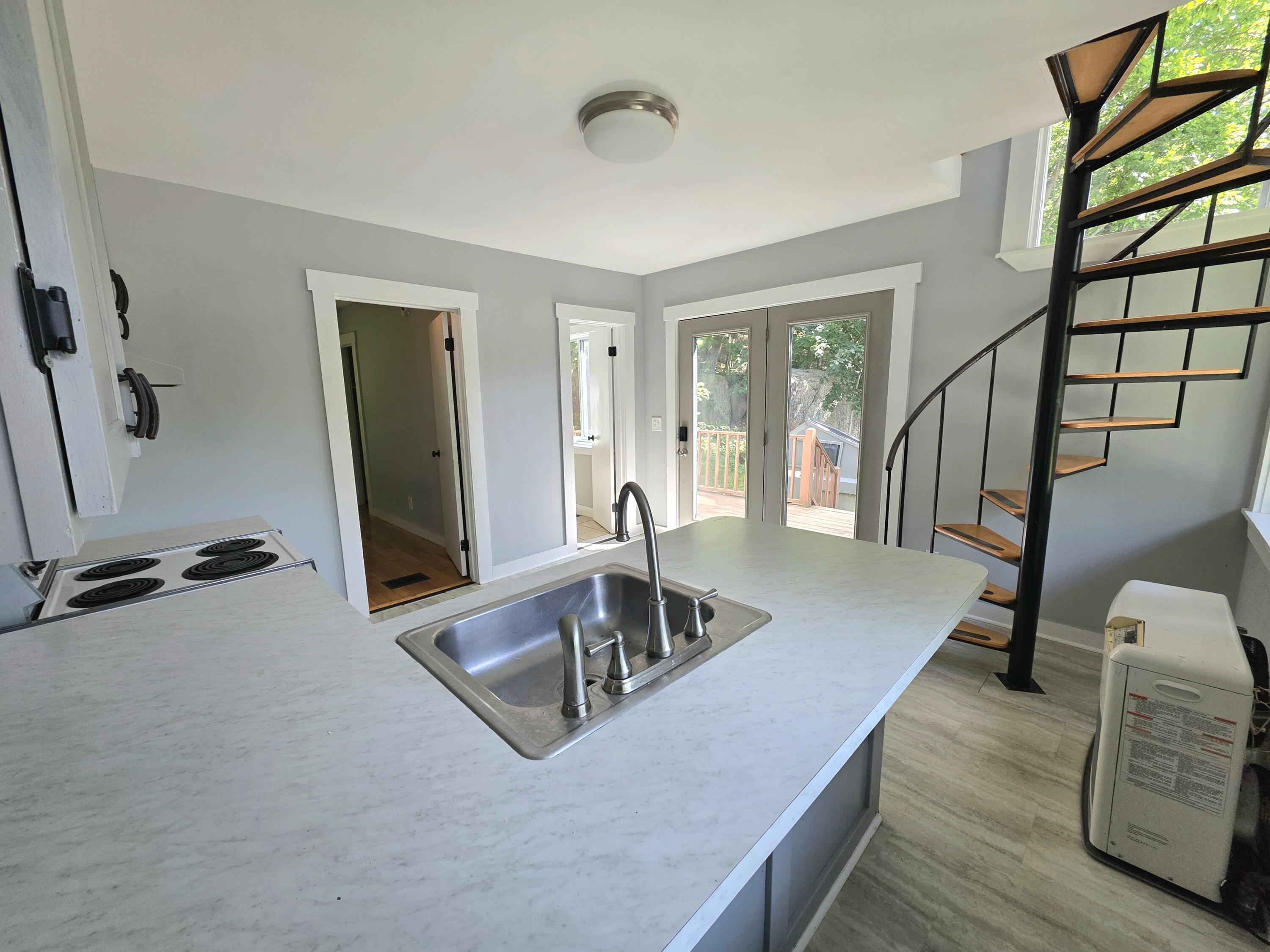 177 River Road Property Photo 5
