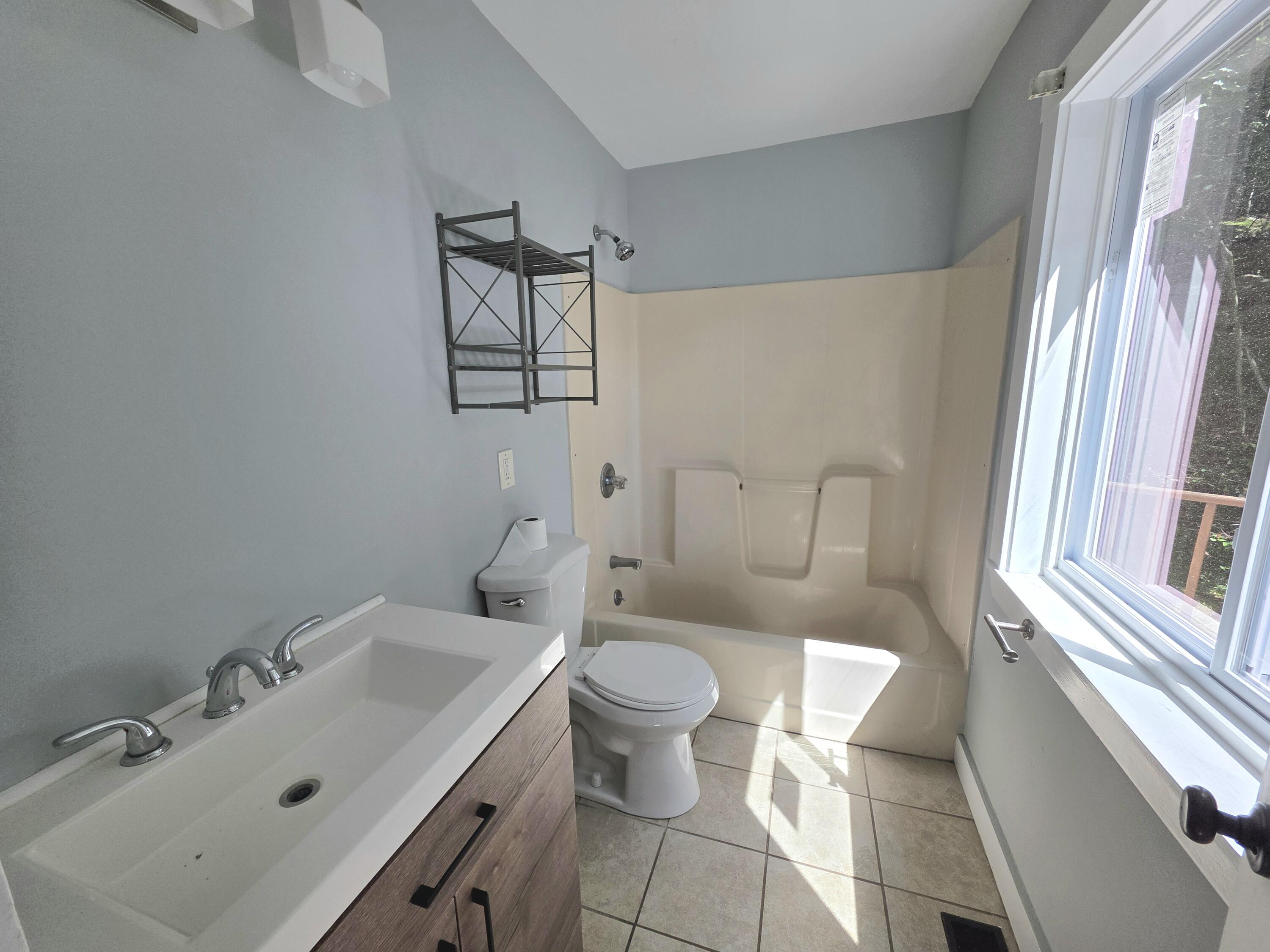 177 River Road Property Photo 6