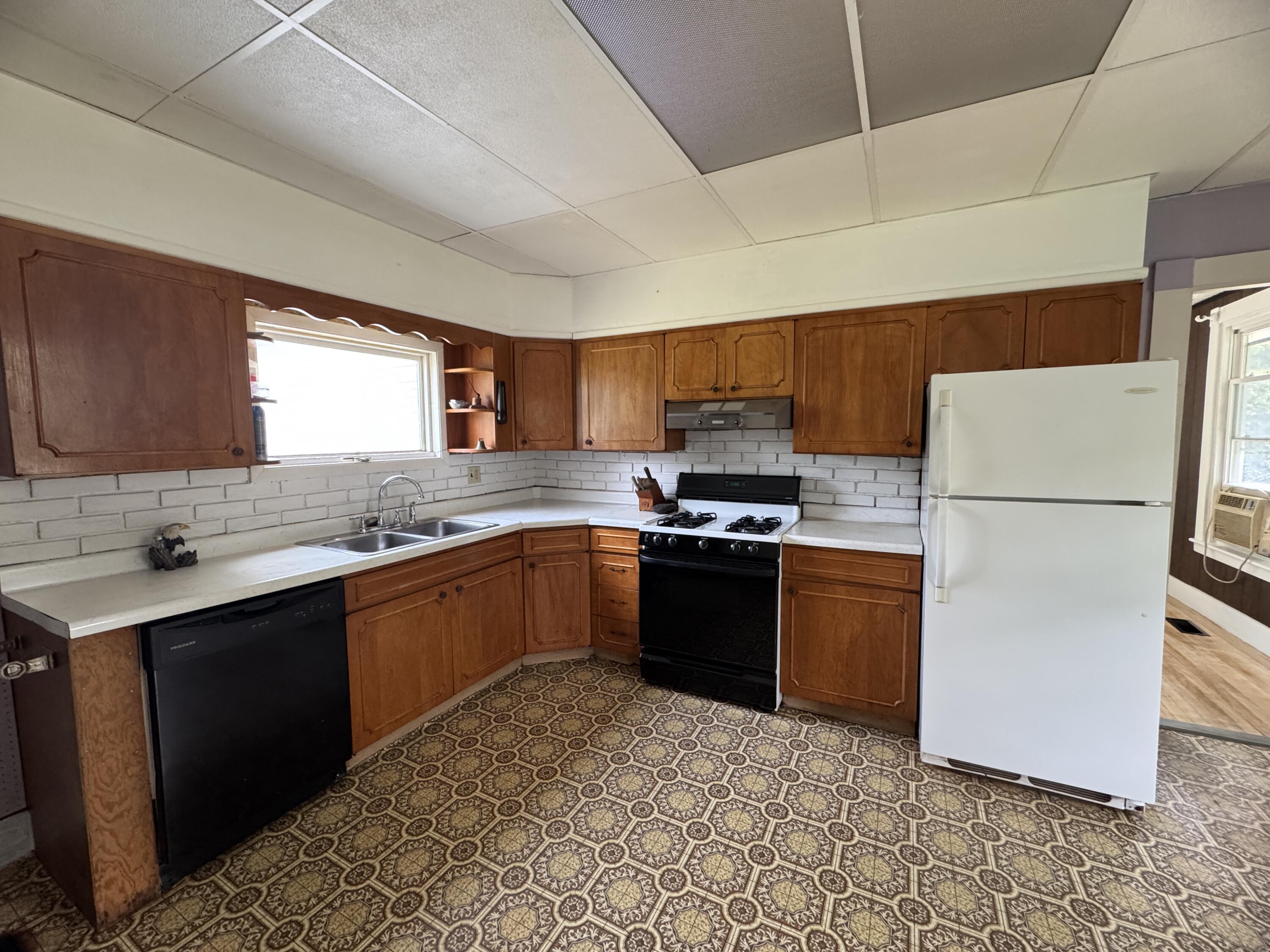 75 Pleasant Avenue Property Photo 21