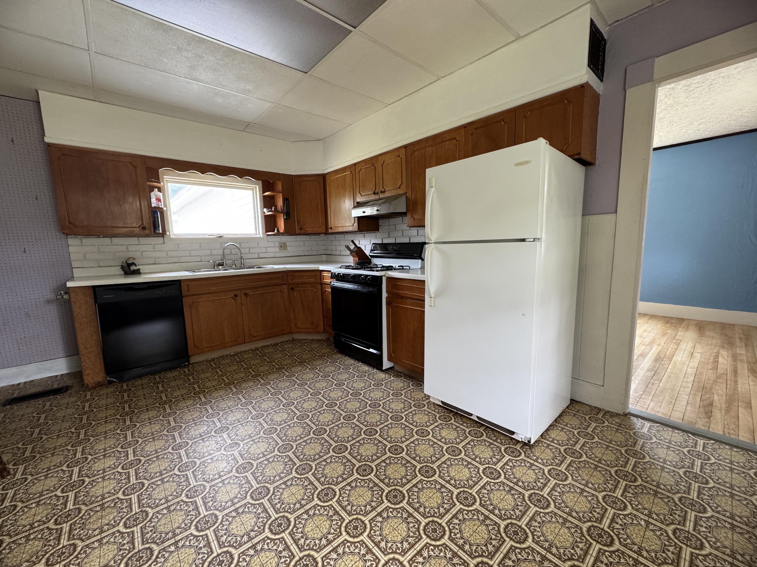 75 Pleasant Avenue Property Photo 22