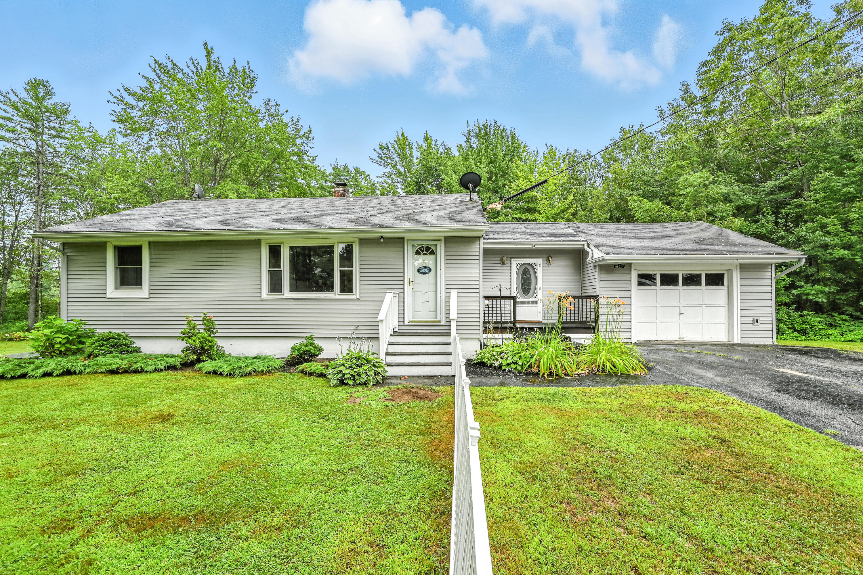 40 Leavitt Street Property Photo 1