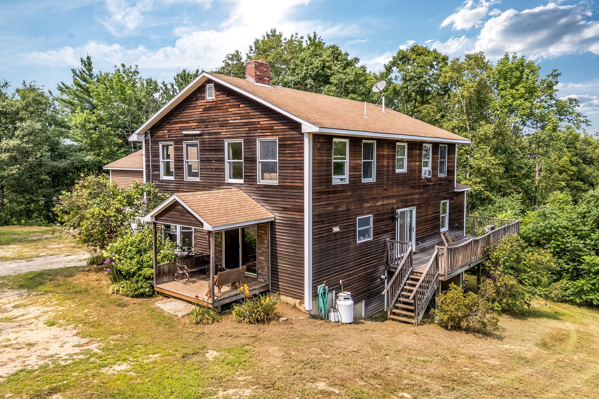 987 Upper Street Property Photo 1