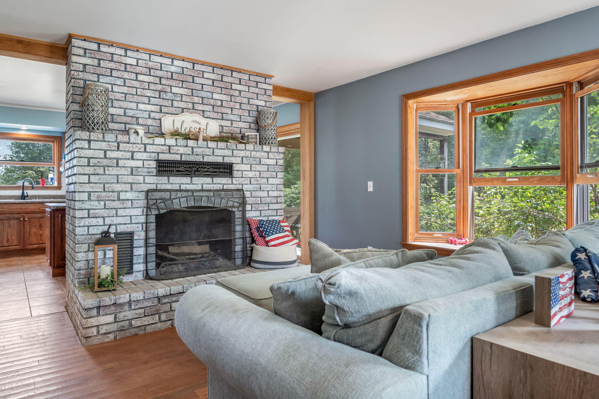 987 Upper Street Property Photo 4