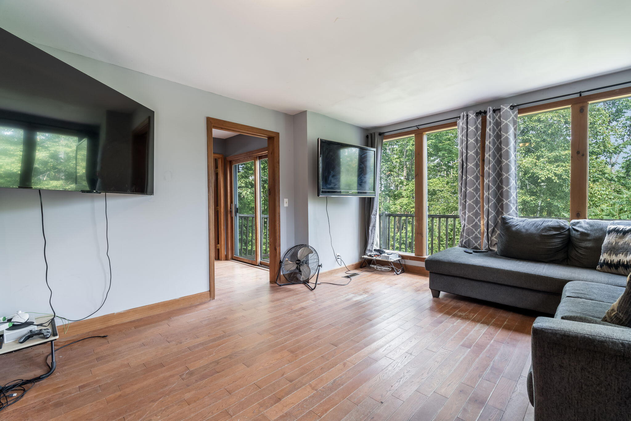 987 Upper Street Property Photo 18