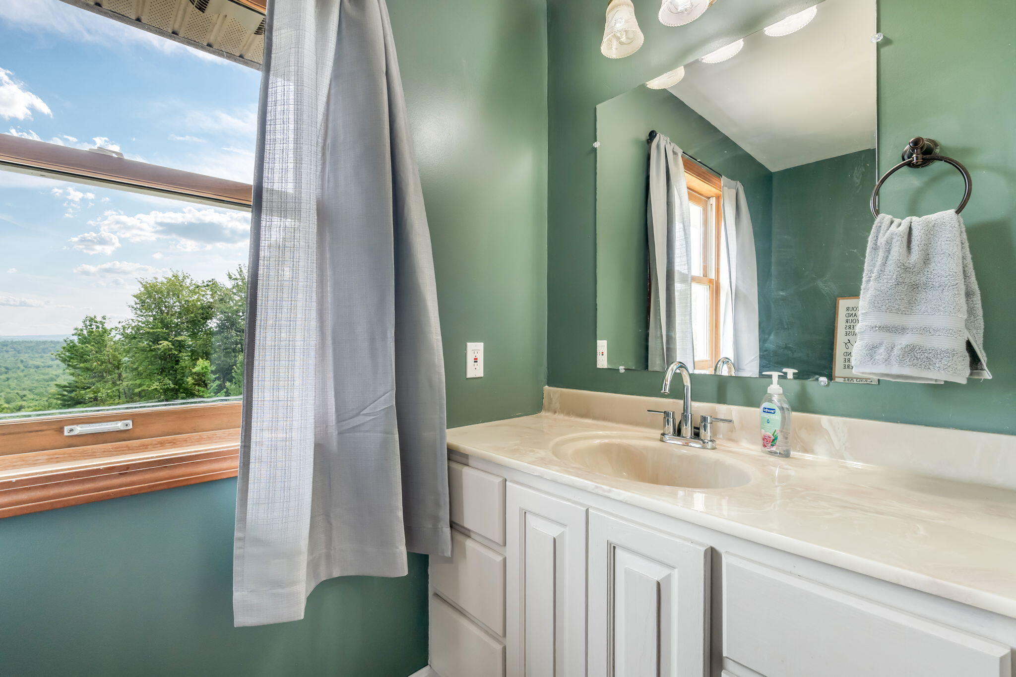 987 Upper Street Property Photo 34