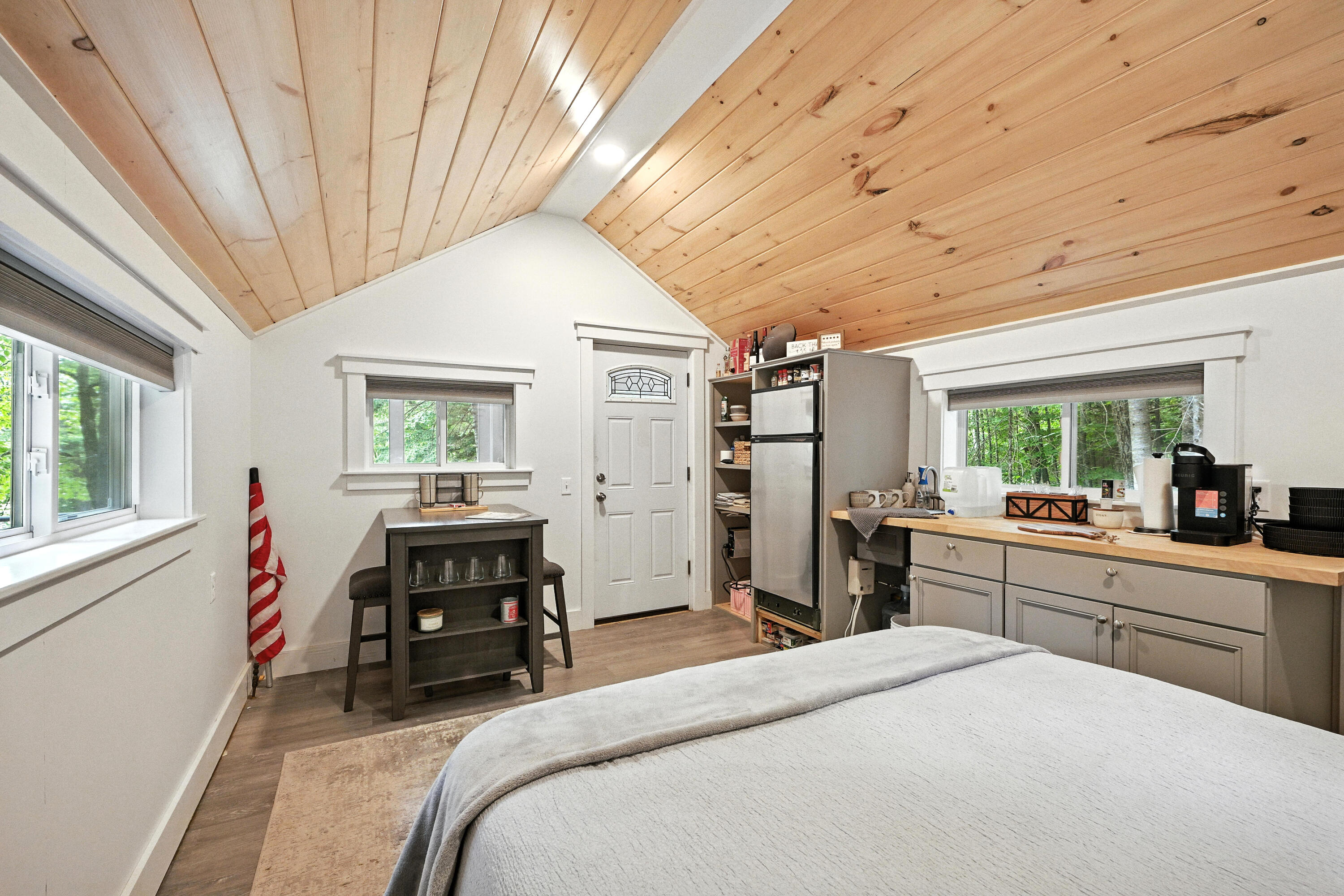 2477 South Arm Road Property Photo 6