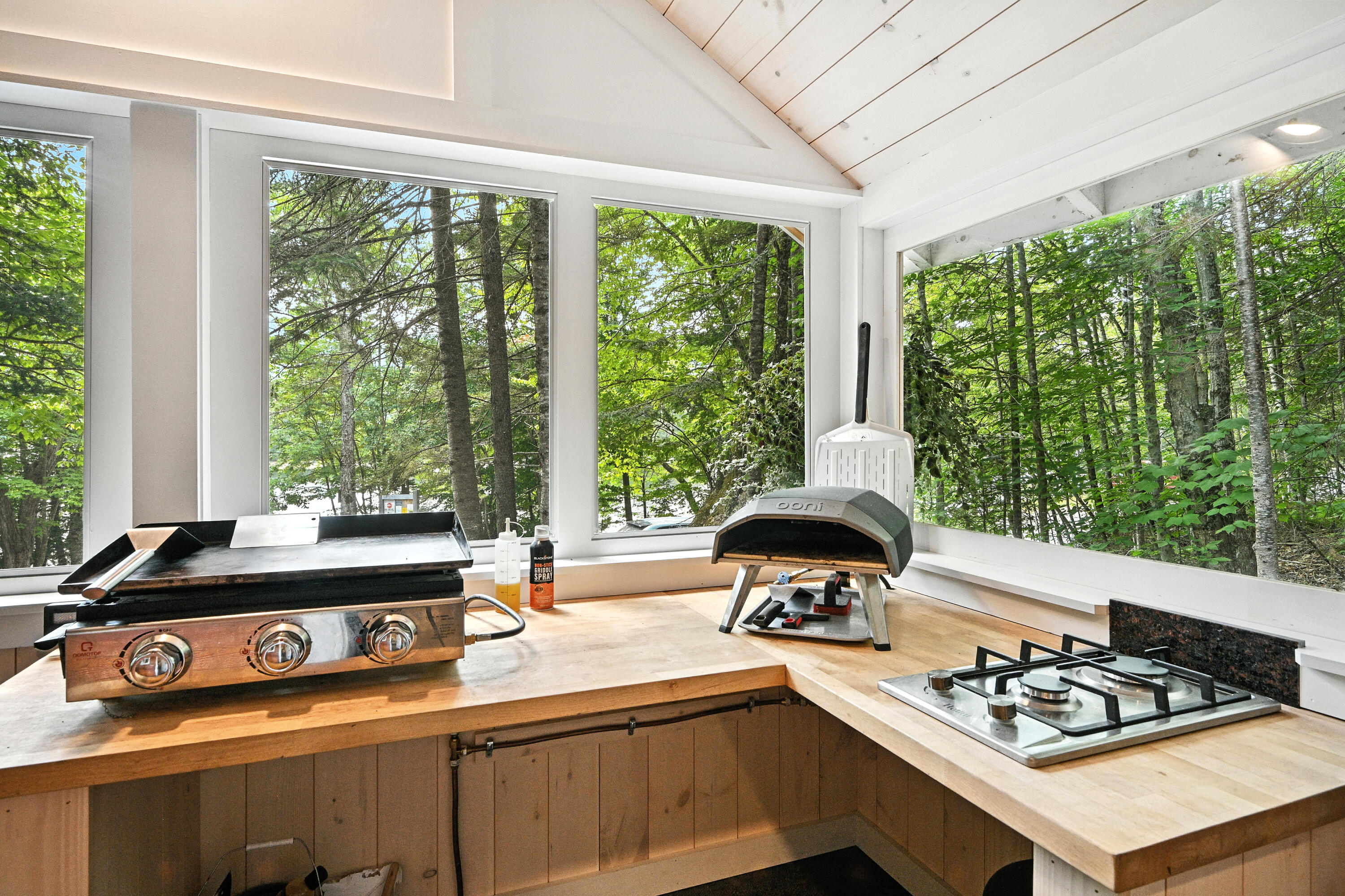 2477 South Arm Road Property Photo 12