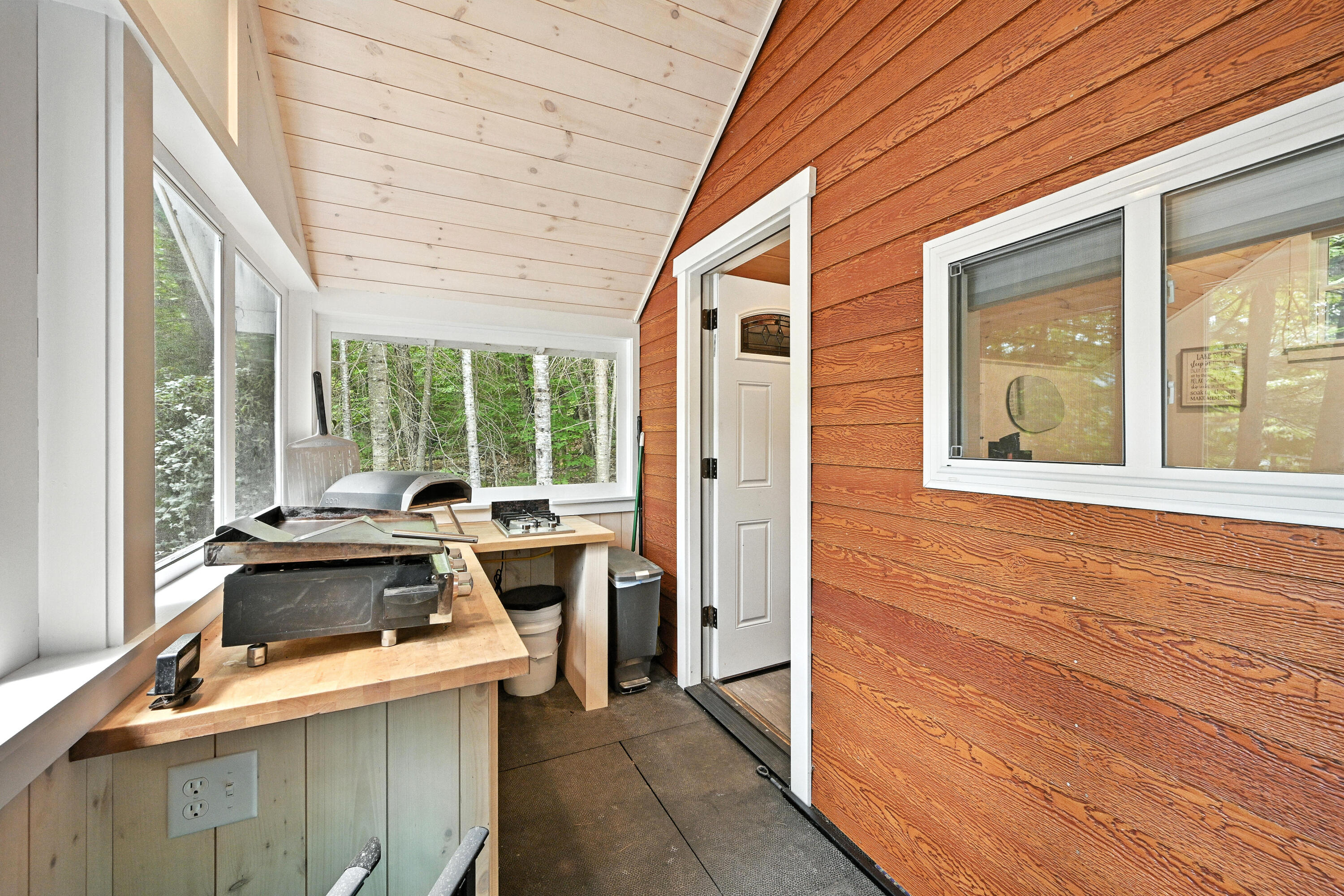 2477 South Arm Road Property Photo 14