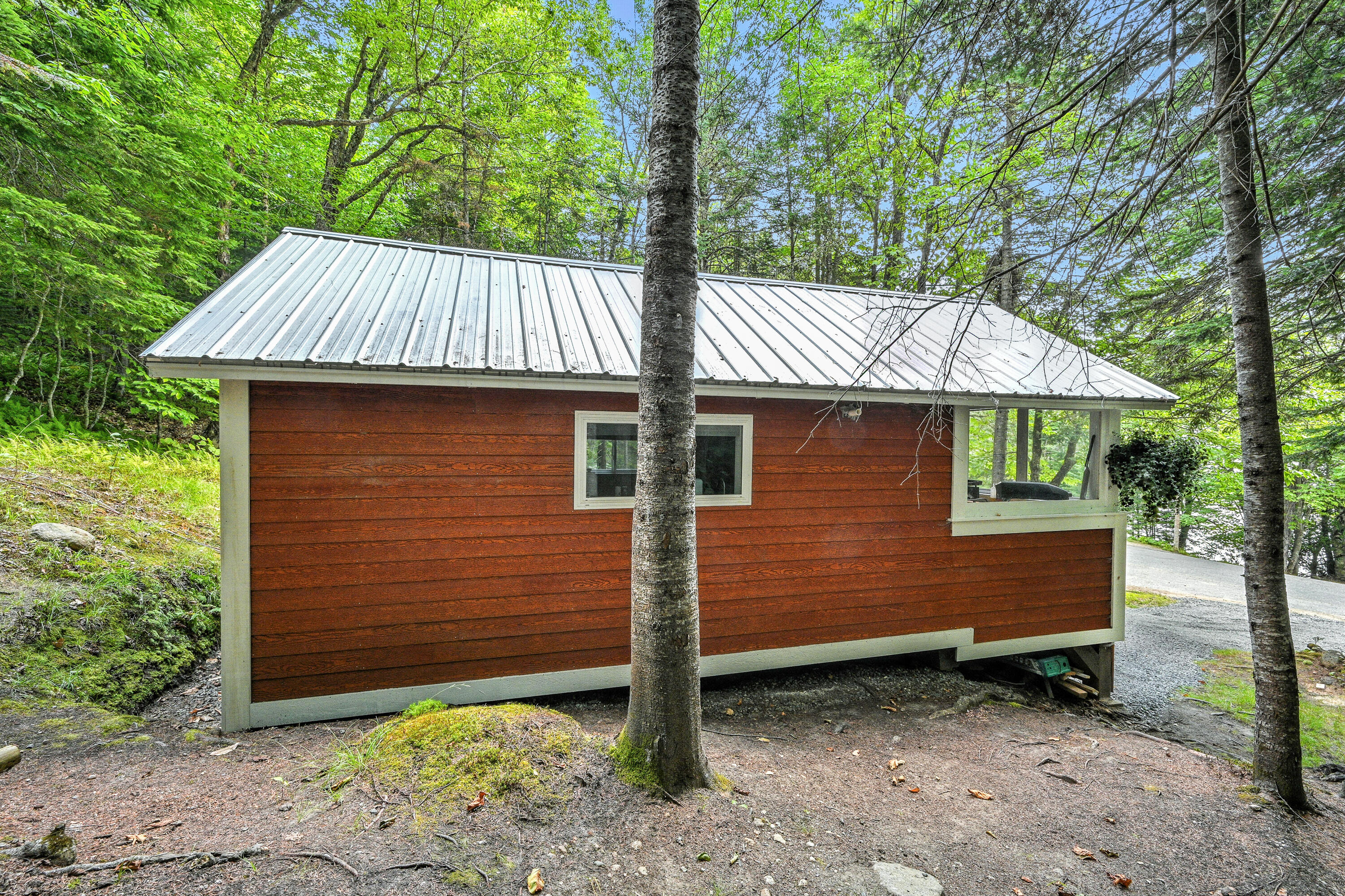 2477 South Arm Road Property Photo 19