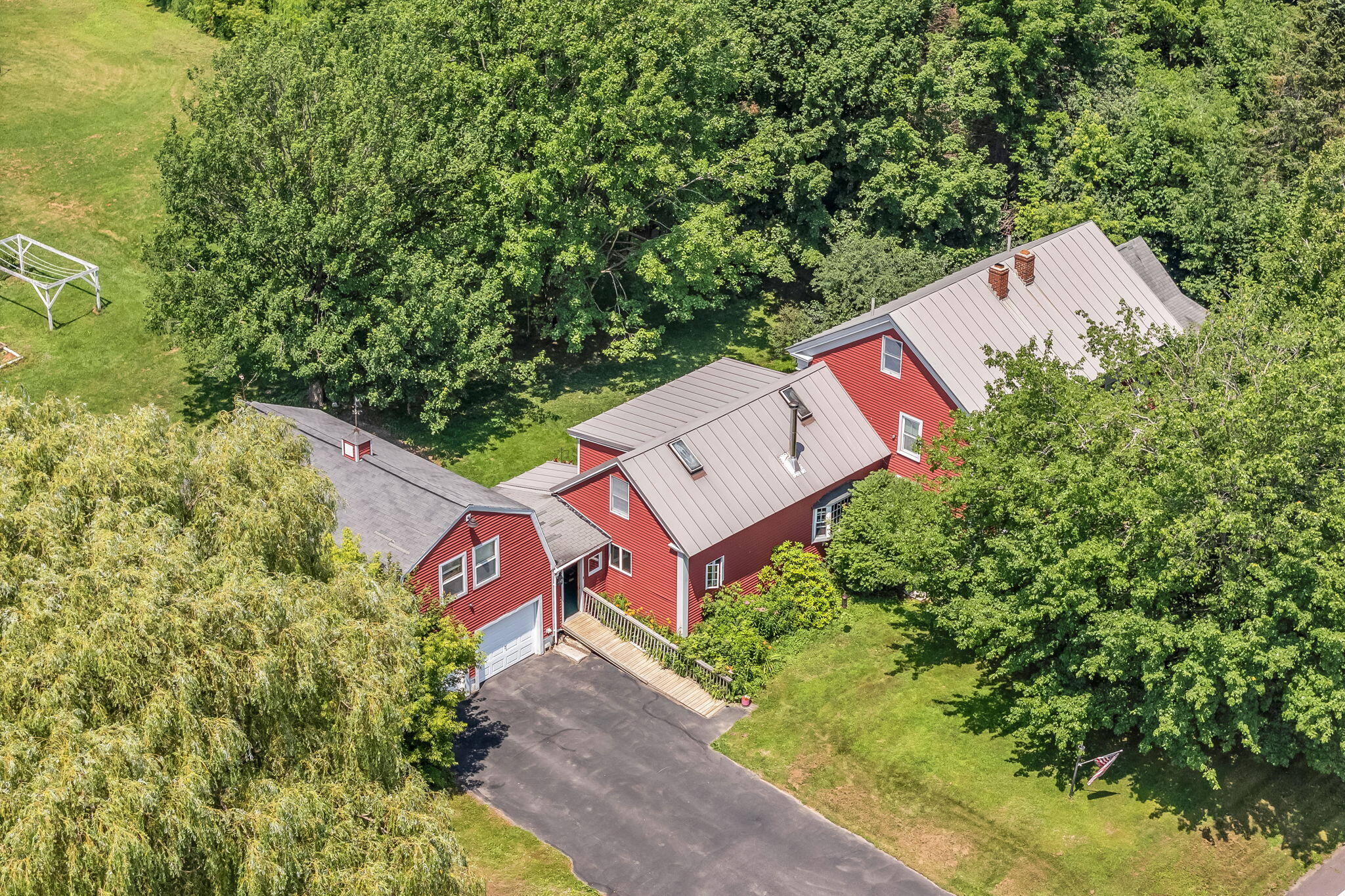 546 Webber Pond Road Property Photo 1