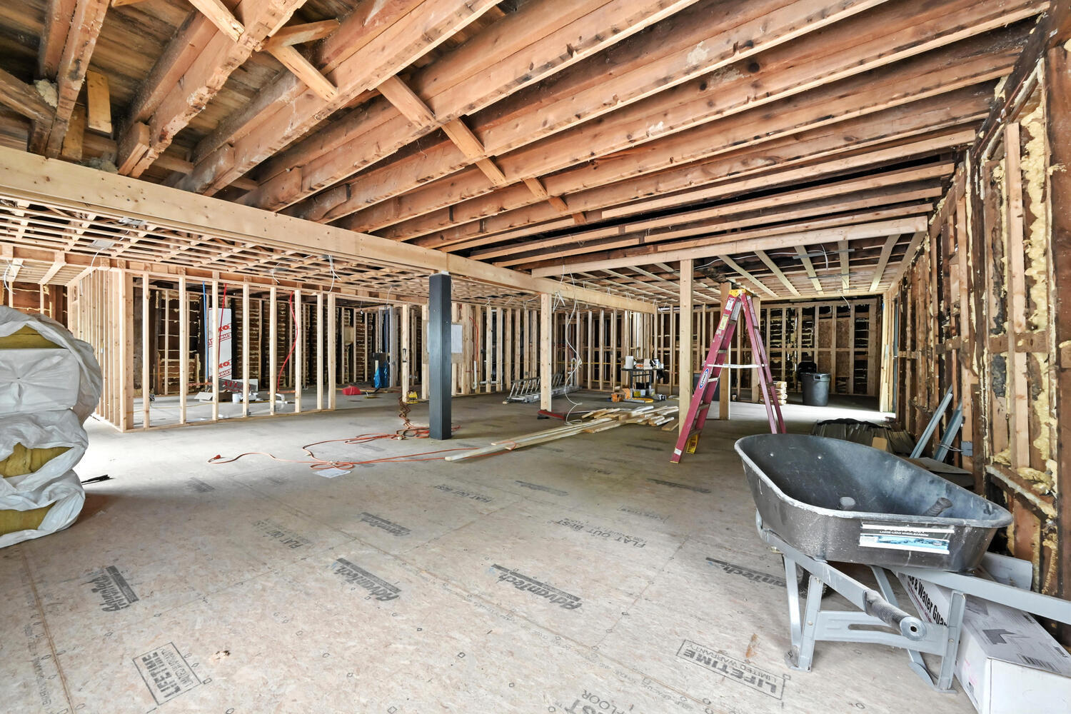370 Main Street Property Photo 14