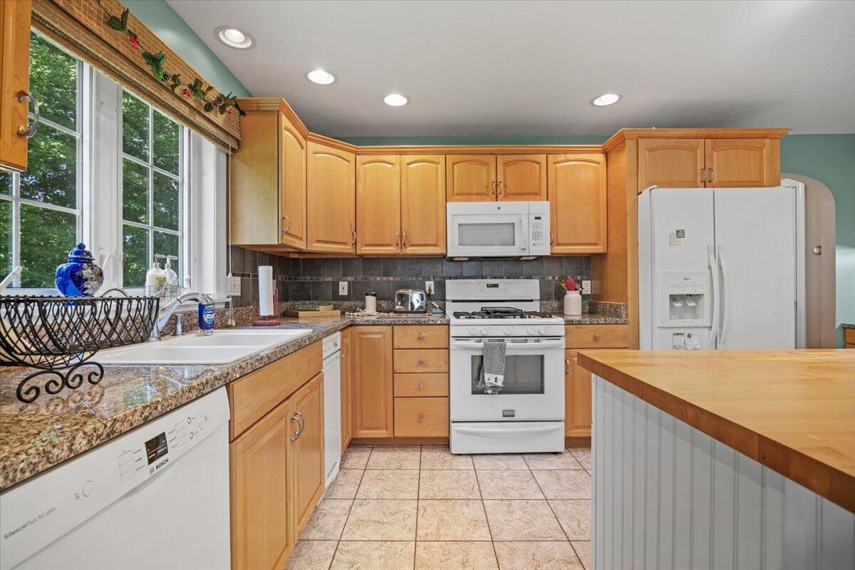 495 South Street Property Photo 10