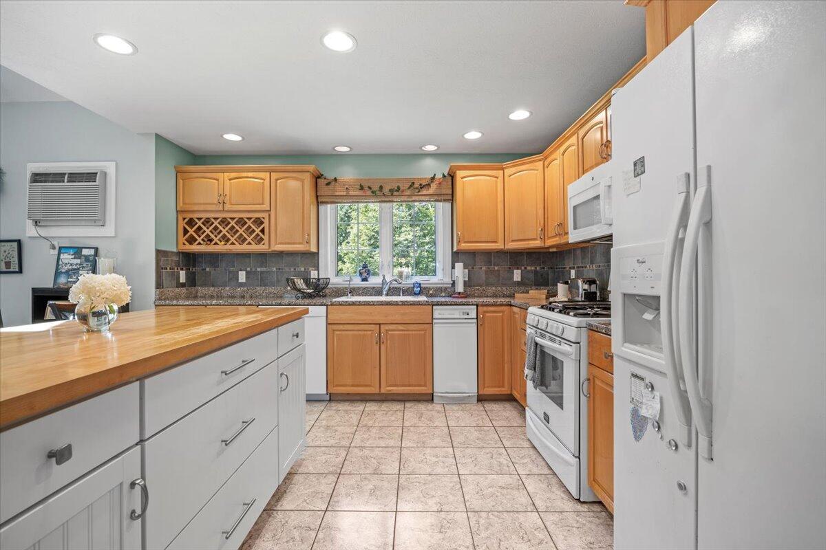 495 South Street Property Photo 11