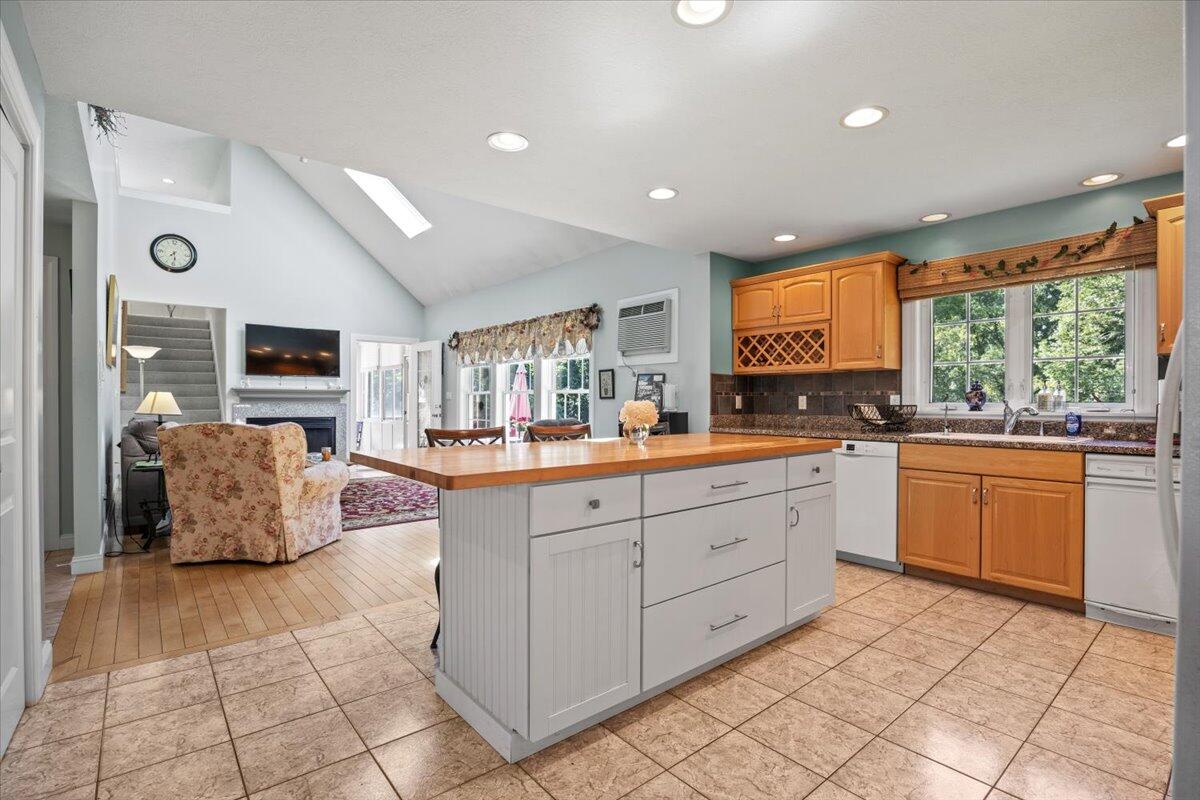 495 South Street Property Photo 12