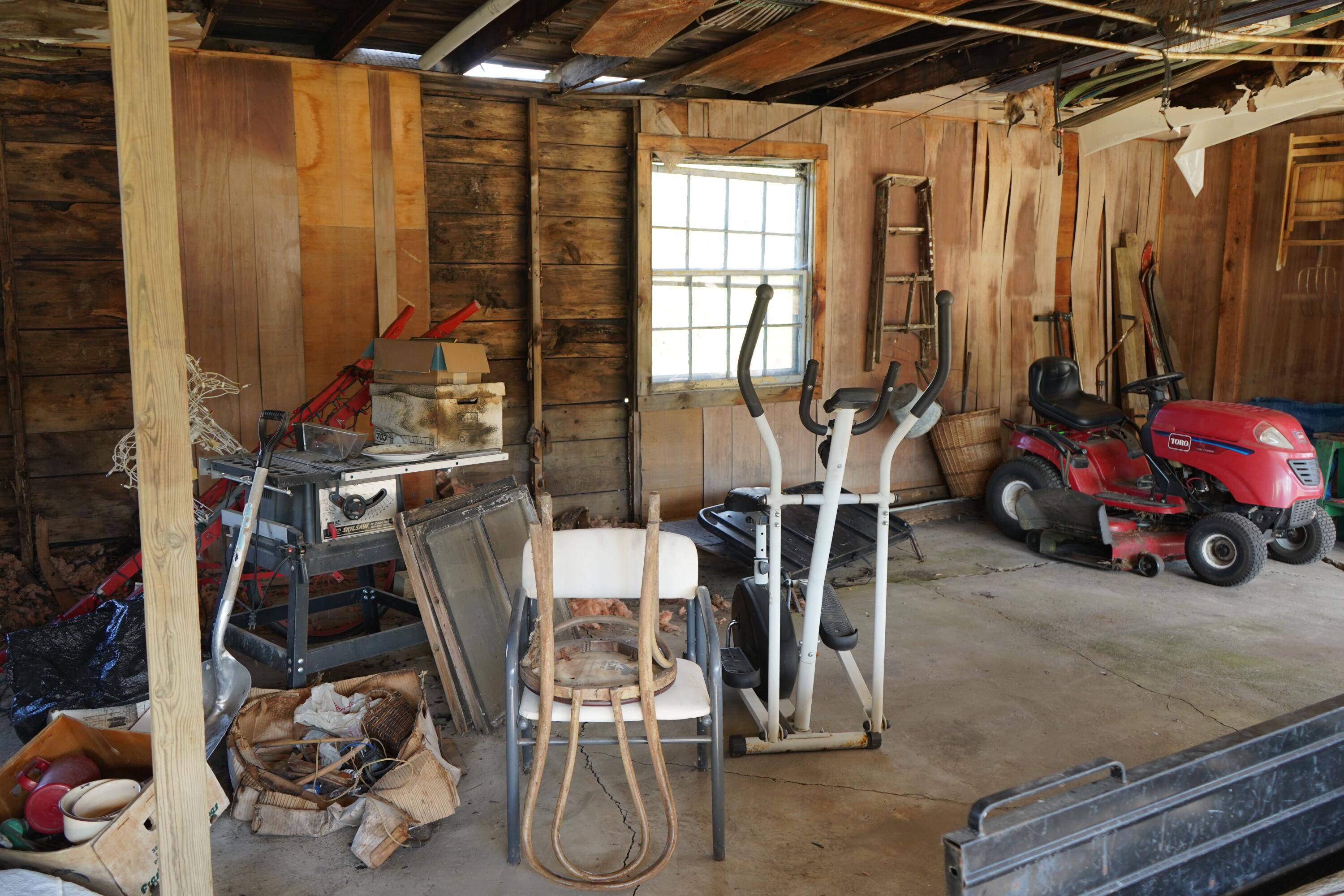 459 Hartland Avenue Property Photo 8