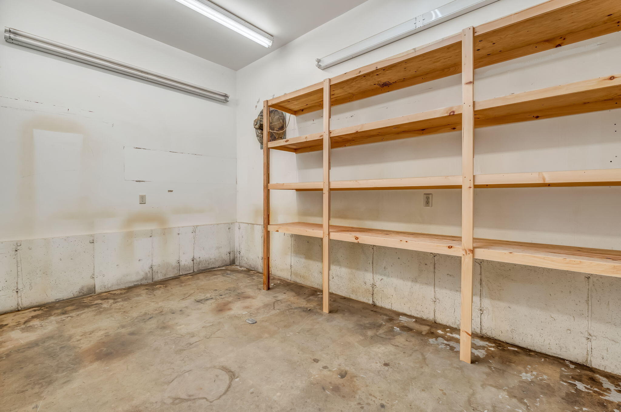 150 River Road Property Photo 22