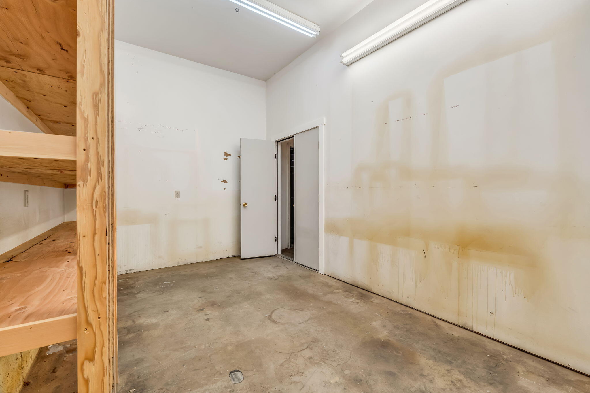150 River Road Property Photo 23